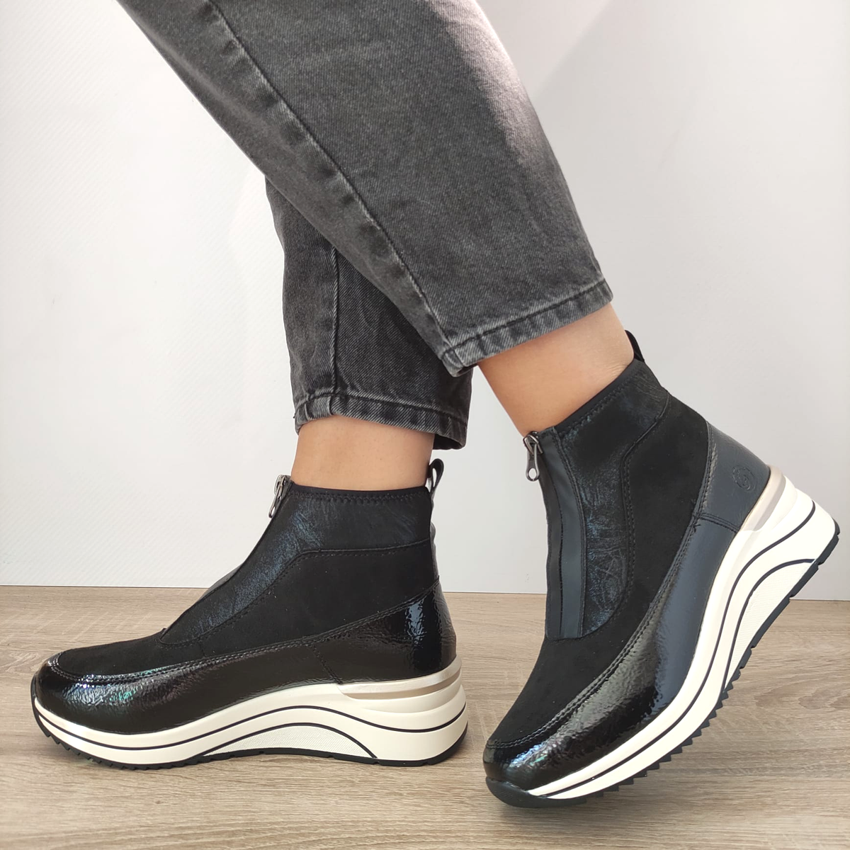 GHETE CASUAL DAMA REMONTE D0T71-01 NEGRE VELUR + LAC - imagine 3