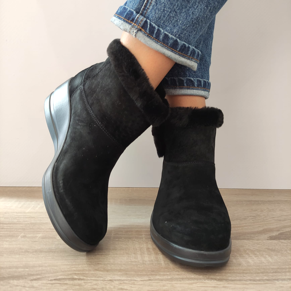 GHETE CASUAL DAMA SKECHERS 144470 BBK NEGRE VELUR - imagine 4