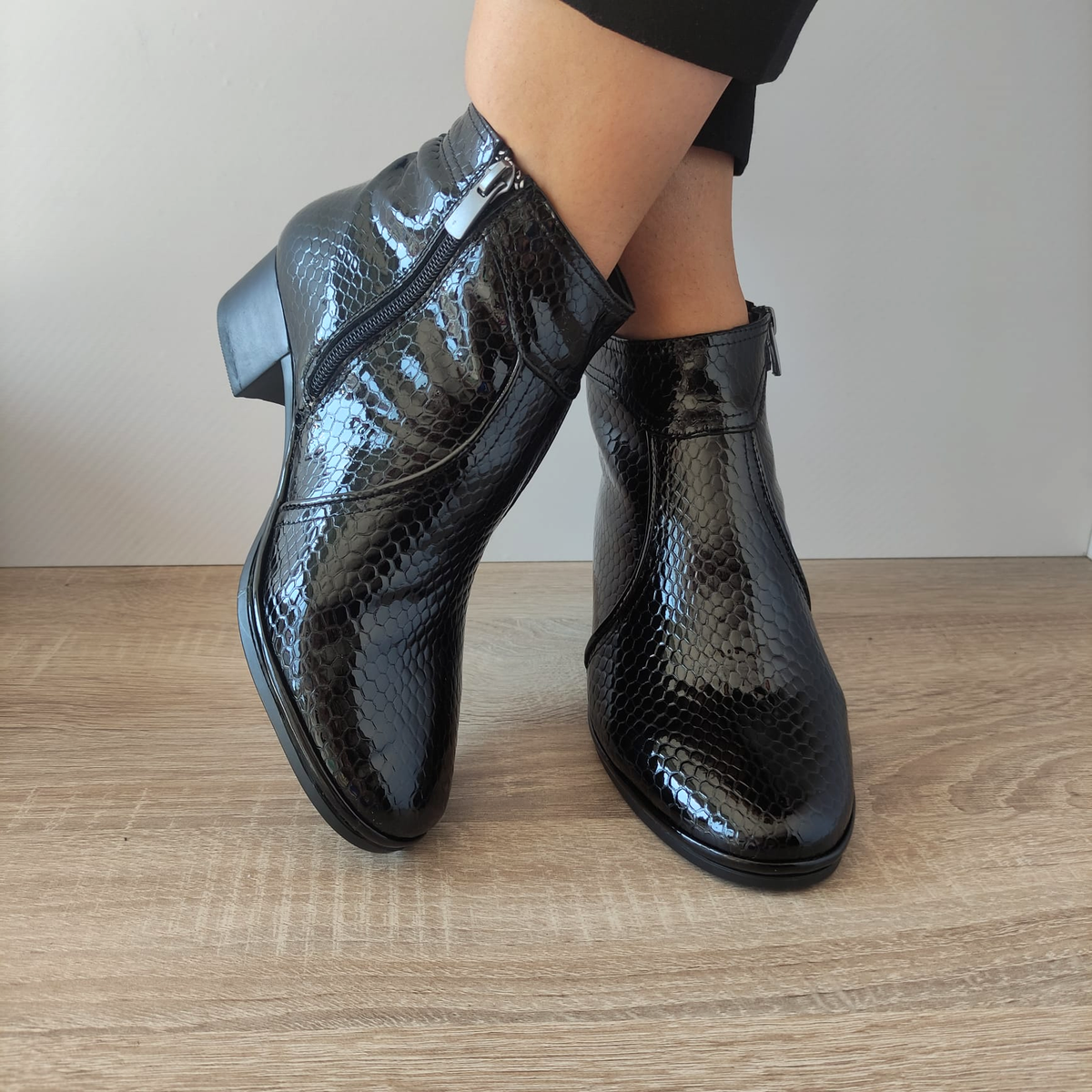 GHETE ELEGANTE DAMA DOGATI 336 NEGRE CROCO - imagine 4