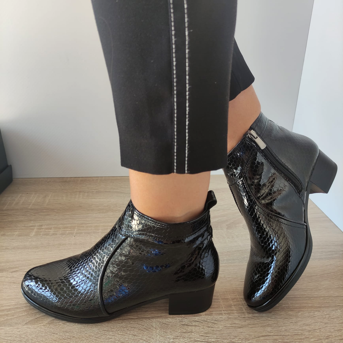 GHETE ELEGANTE DAMA DOGATI 336 NEGRE CROCO - imagine 2