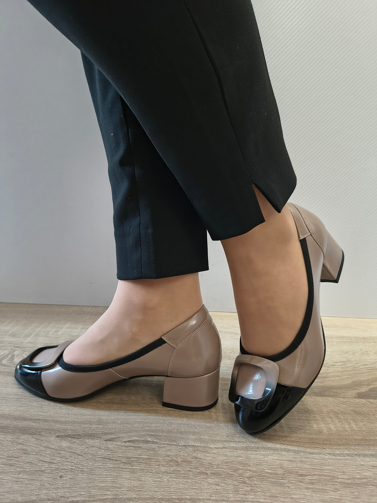 PANTOFI ELEGANTI DAMA AGA 02373 272 3079 GREJ/NEGRU LAC - imagine 2