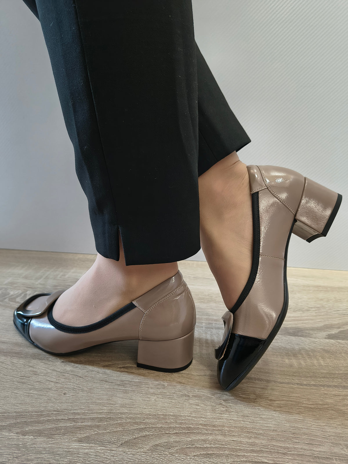PANTOFI ELEGANTI DAMA AGA 02373 272 3079 GREJ/NEGRU LAC - imagine 3