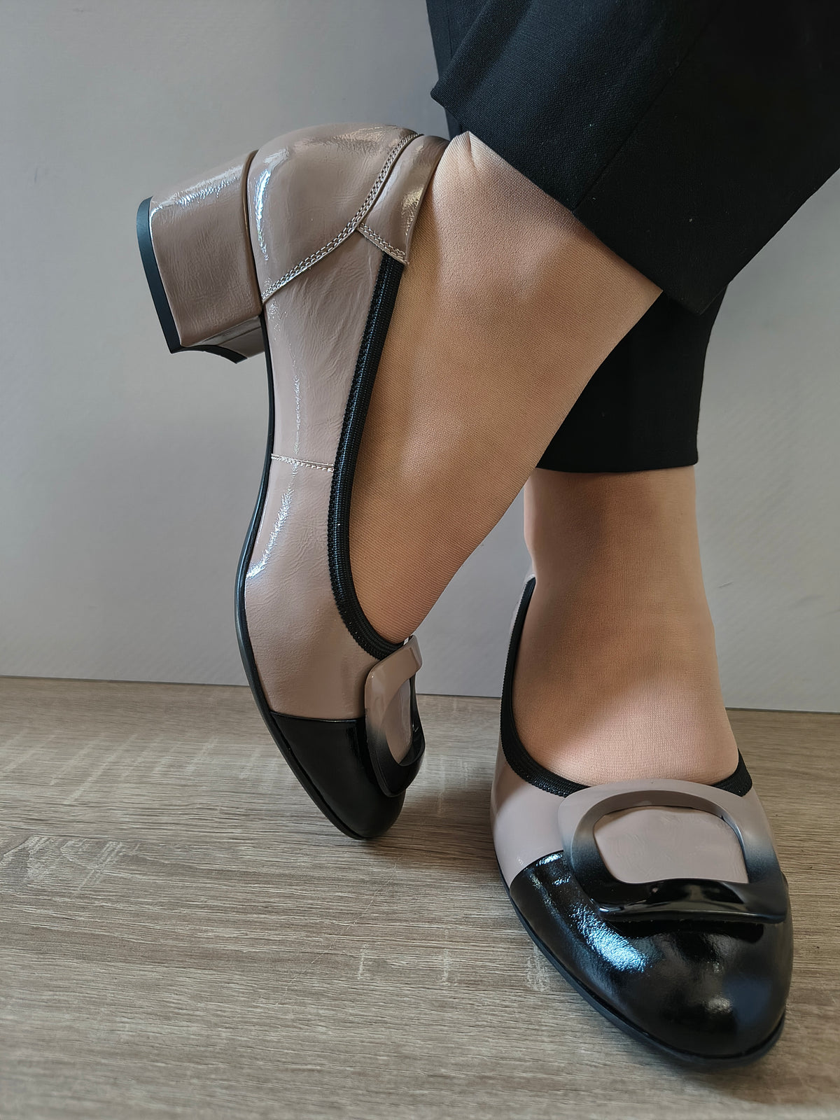 PANTOFI ELEGANTI DAMA AGA 02373 272 3079 GREJ/NEGRU LAC - imagine 5