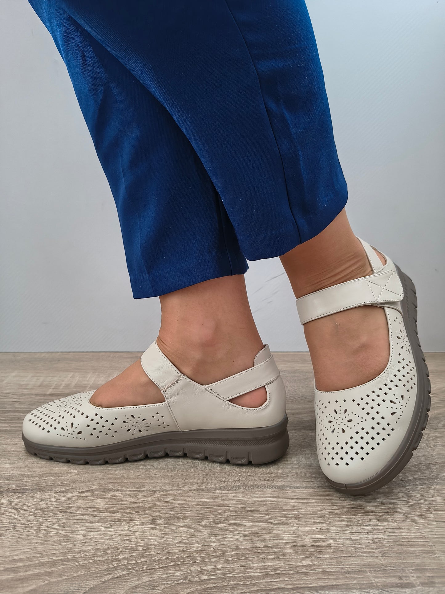 PANTOFI PERFORATI DAMA FORMAZIONE 3510801 CREM