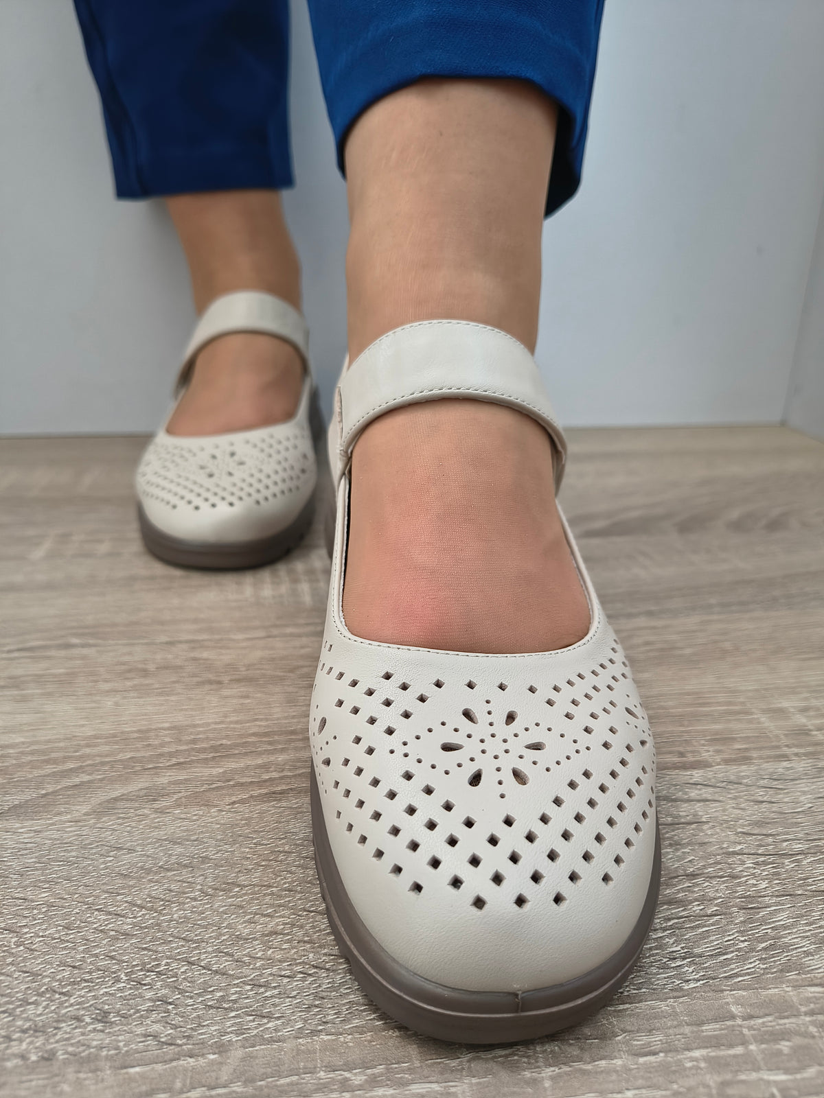 PANTOFI PERFORATI DAMA FORMAZIONE 3510801 CREM - imagine 4