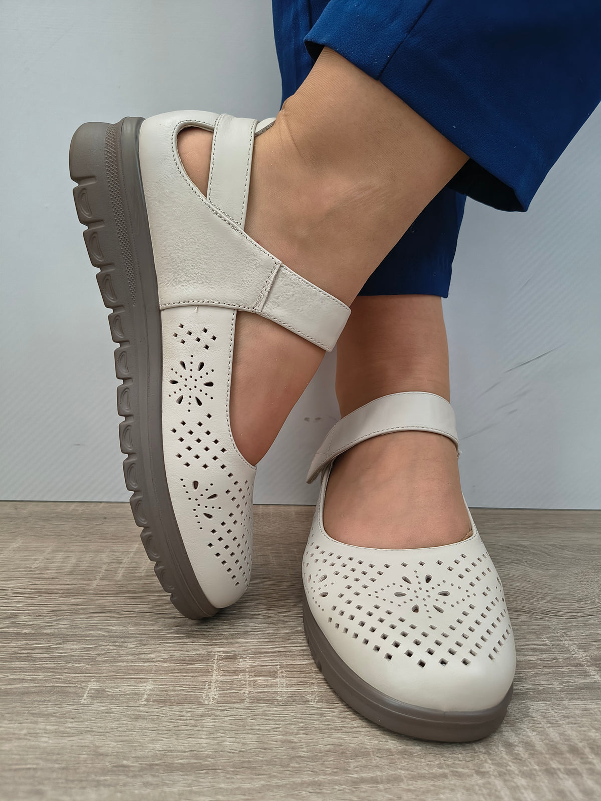 PANTOFI PERFORATI DAMA FORMAZIONE 3510801 CREM - imagine 3