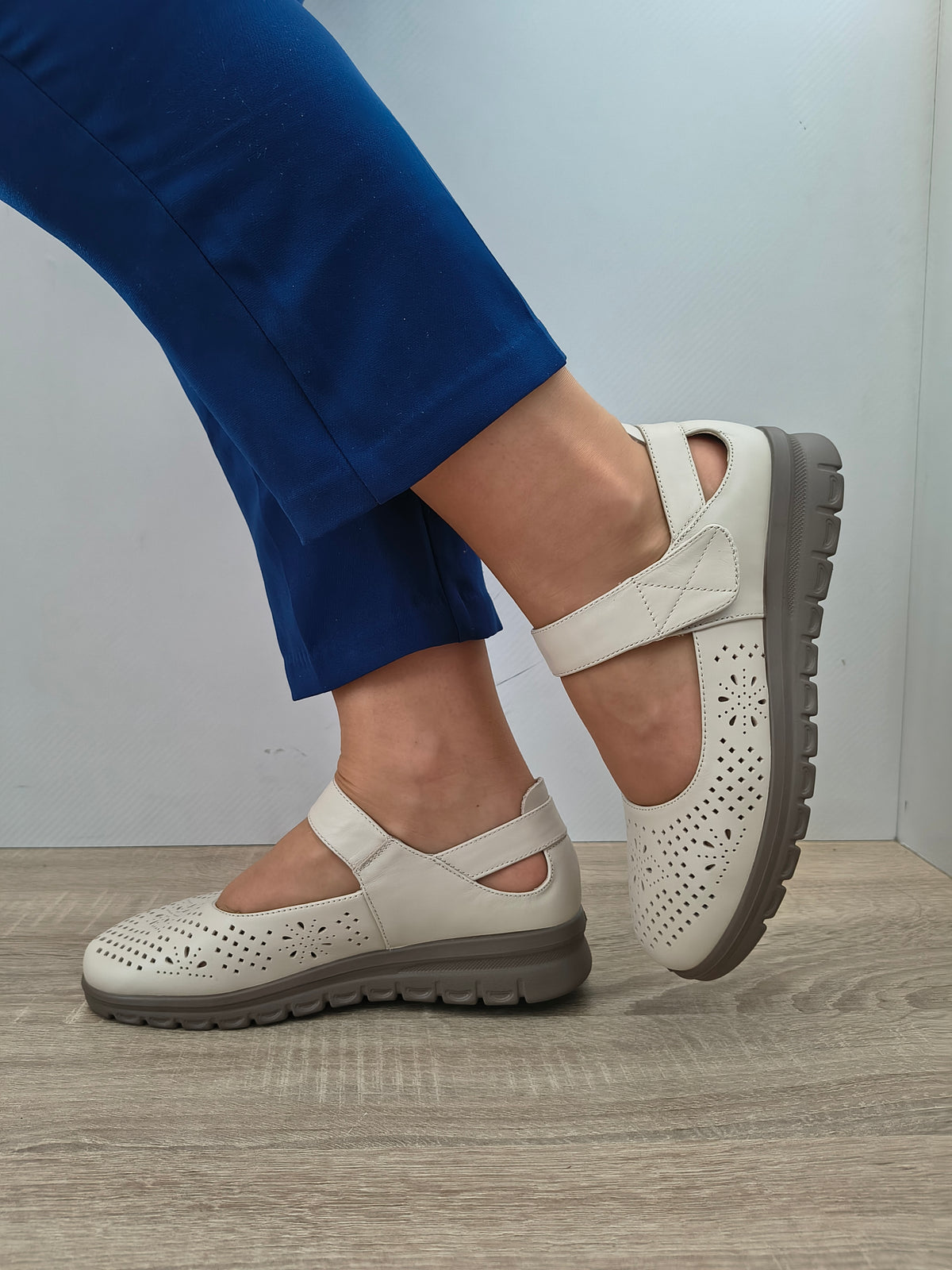 PANTOFI PERFORATI DAMA FORMAZIONE 3510801 CREM - imagine 2