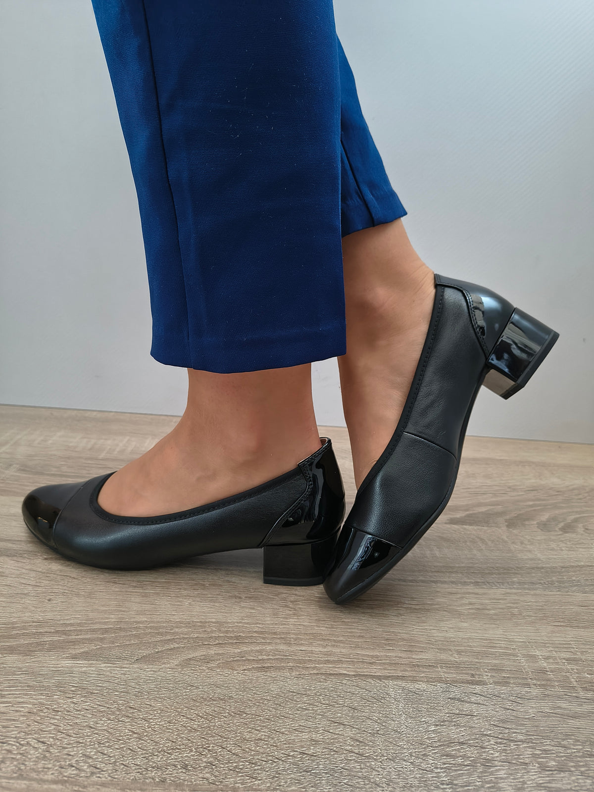 PANTOFI ELEGANTI DAMA CAPRICE 22500-42 022 NEGRUJ + LAC - imagine 5