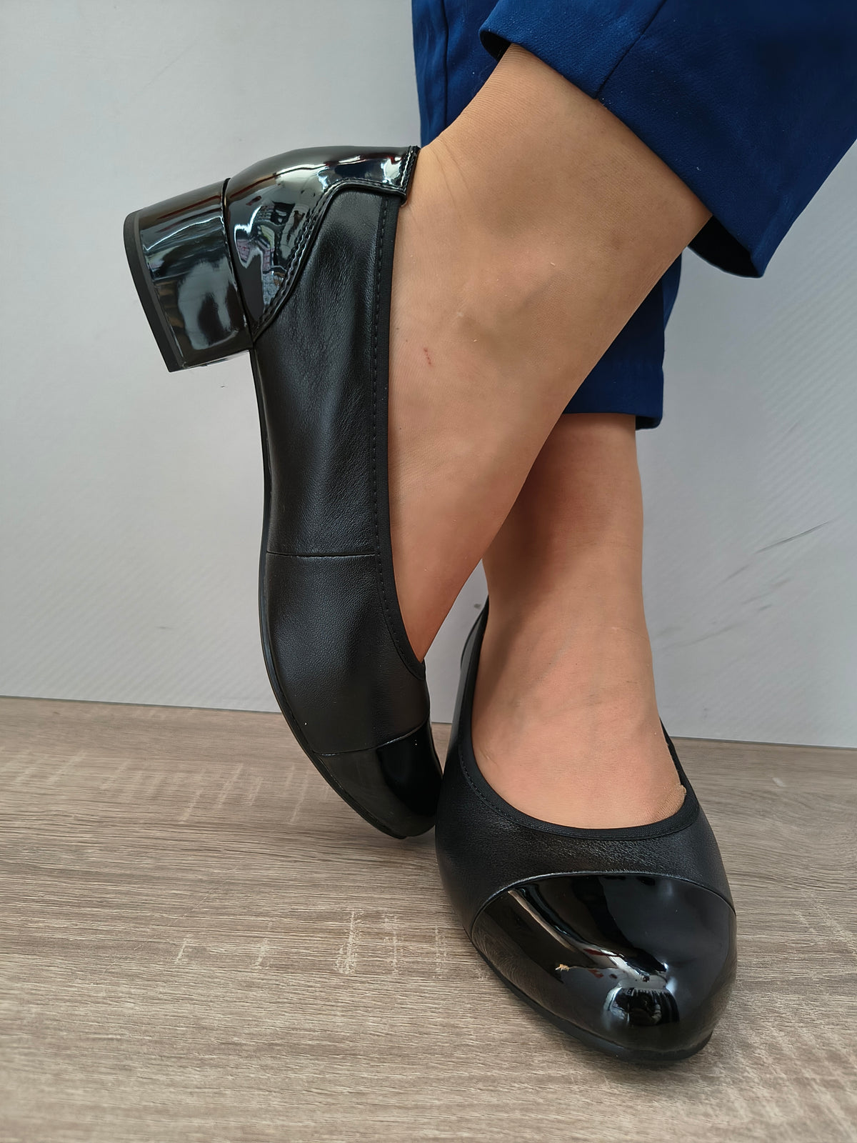 PANTOFI ELEGANTI DAMA CAPRICE 22500-42 022 NEGRUJ + LAC - imagine 3