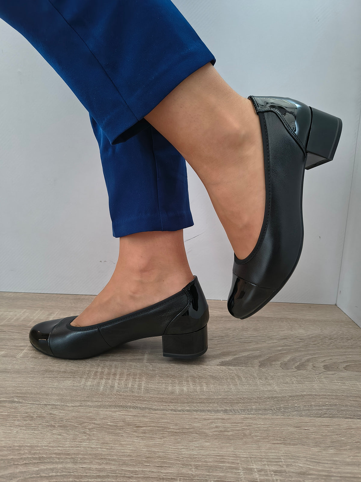 PANTOFI ELEGANTI DAMA CAPRICE 22500-42 022 NEGRUJ + LAC - imagine 2