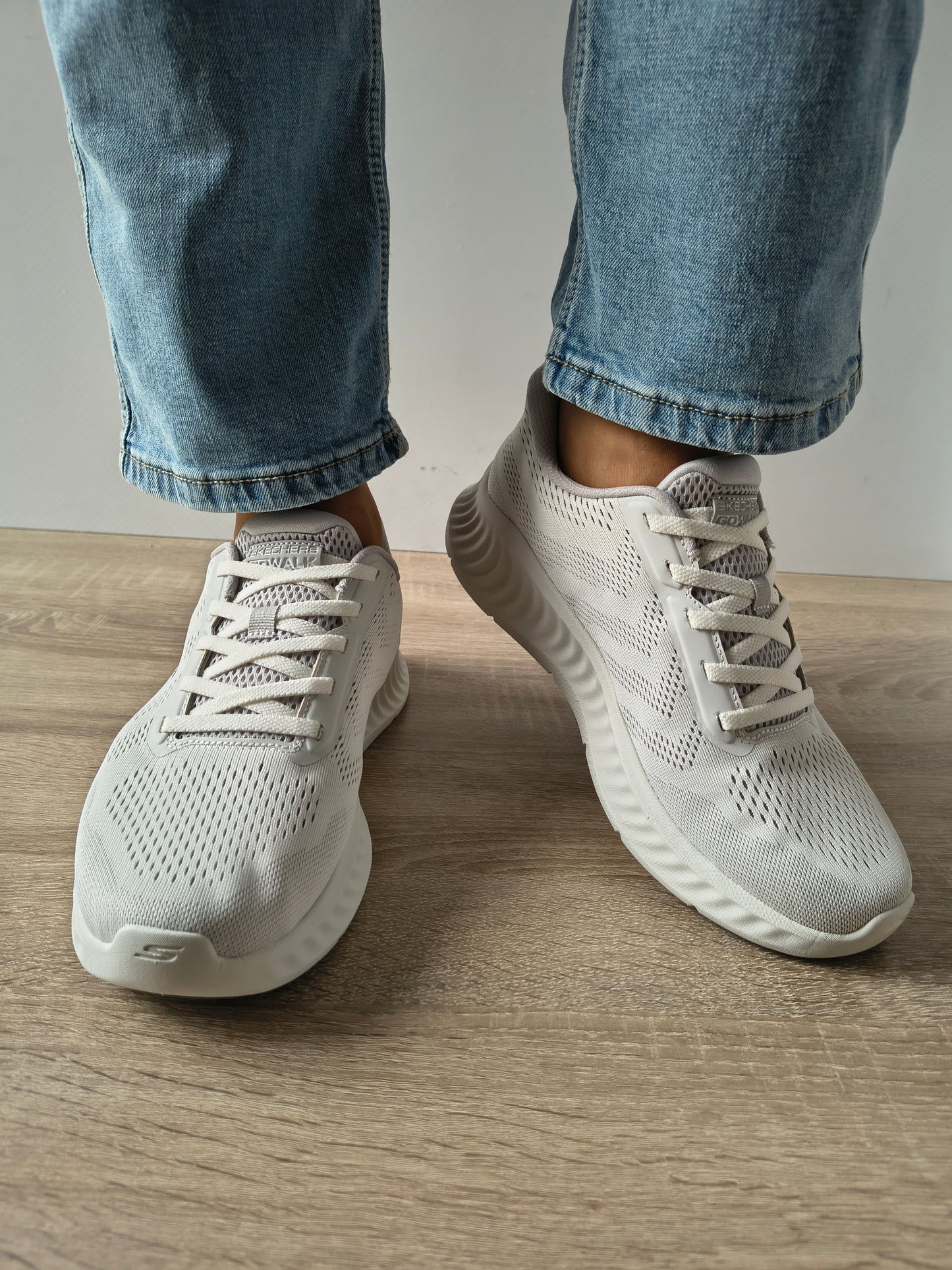 PANTOFI SPORT BARBATI SKECHERS 216375 WGY ALB/GRI