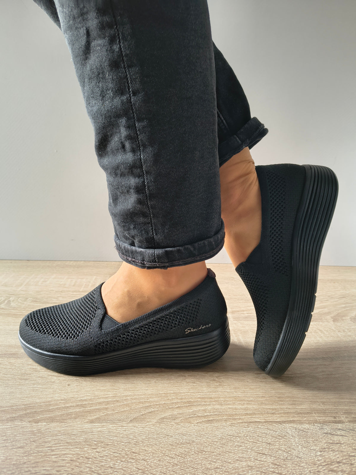 PANTOFI CASUAL DAMA SKECHERS 159089 BBK NEGRU - imagine 5