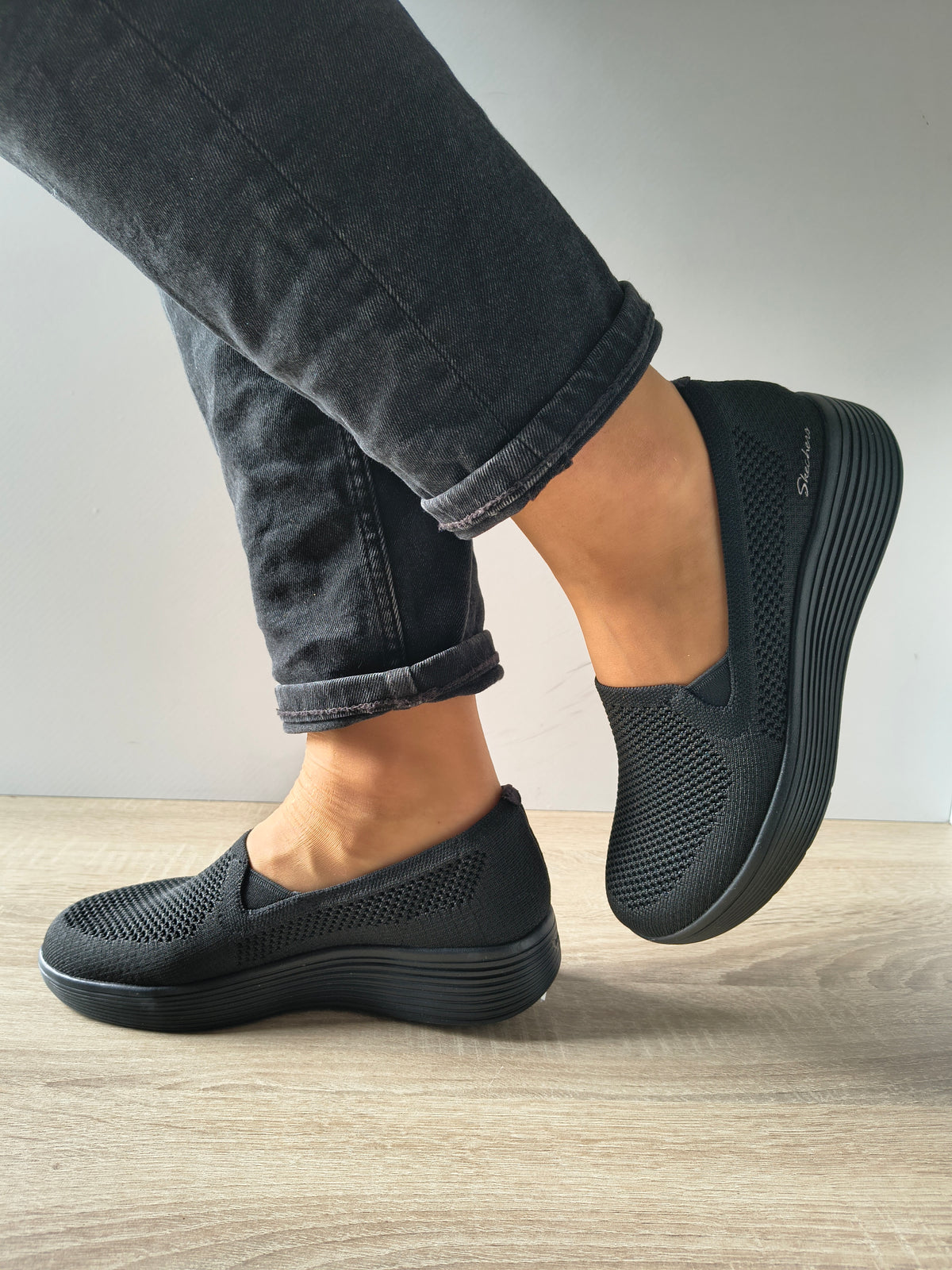 PANTOFI CASUAL DAMA SKECHERS 159089 BBK NEGRU - imagine 2