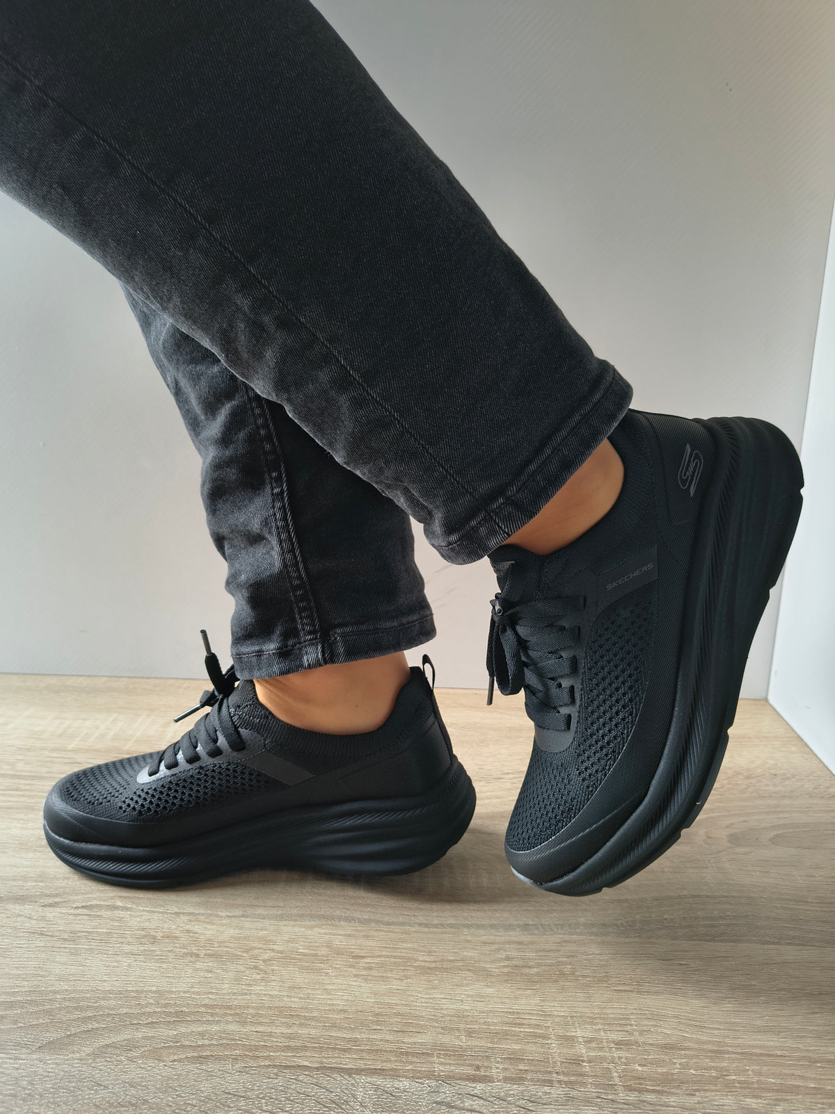 PANTOFI SPORT DAMA SKECHERS 117759 BBK NEGRU - imagine 2