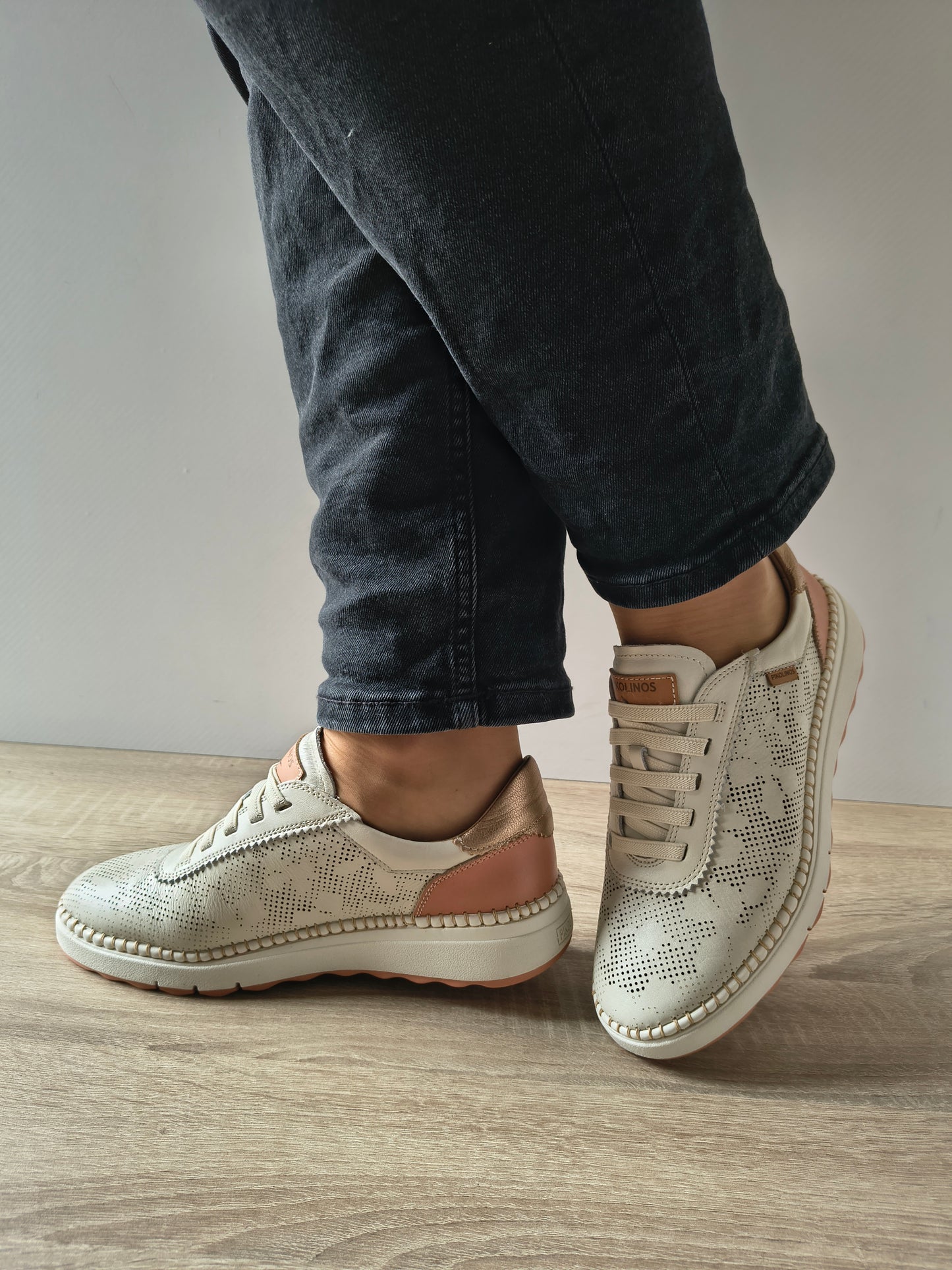 PANTOFI CASUAL DAMA PIKOLINOS W0C-6621C1 ALB