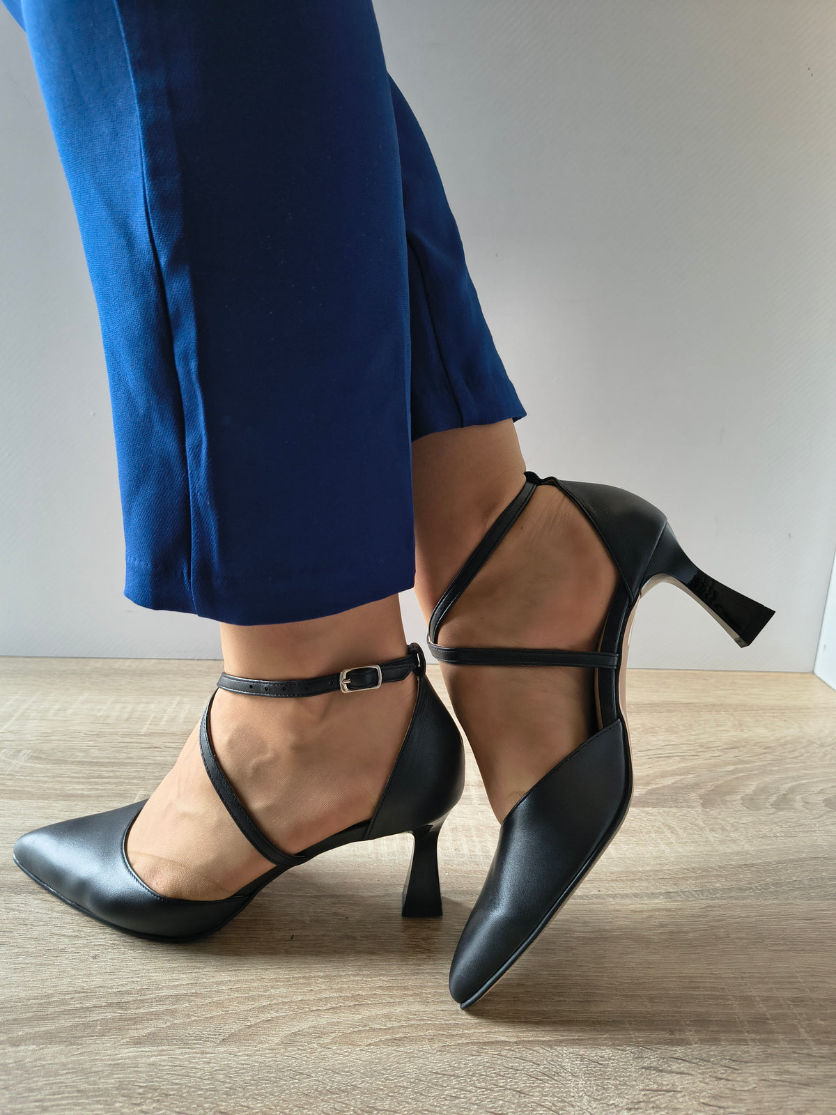 PANTOFI DECUPATI DAMA ANTONIO 12420 NEGRU - imagine 5