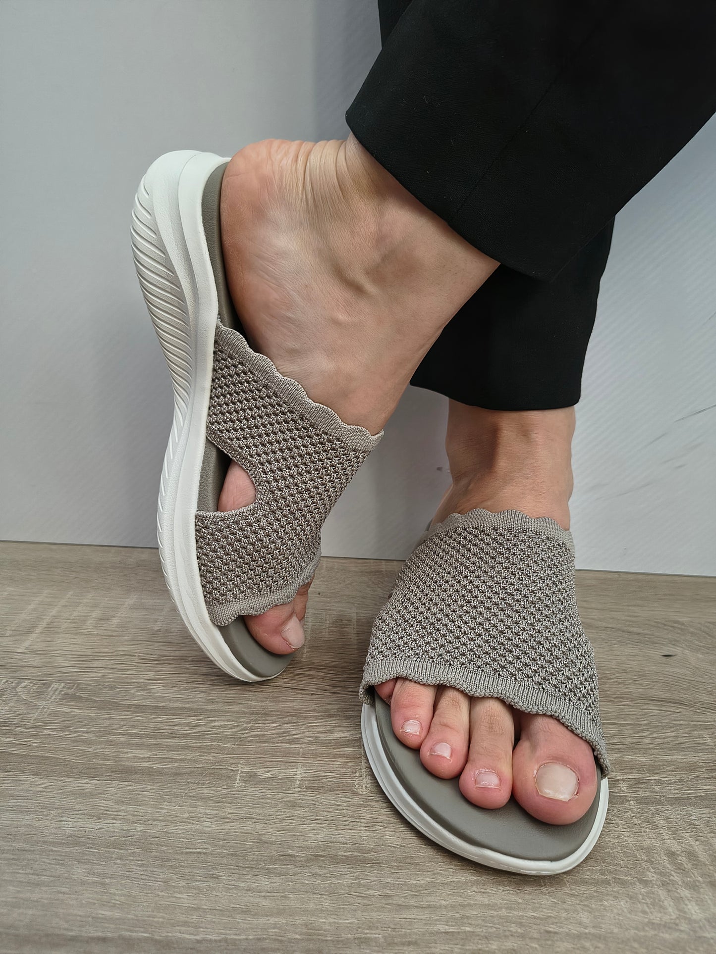 Saboti Casual Damă Skechers 164055 Tpe Taupe - Textil