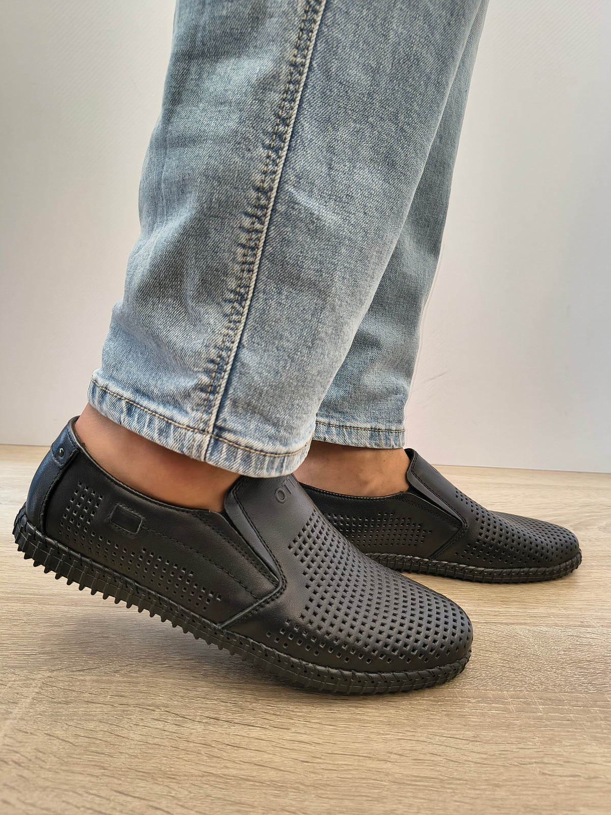 Pantofi Perforati Bărbați Otter 80005A 01-N Negru - Piele Naturală Nubuck - imagine 2