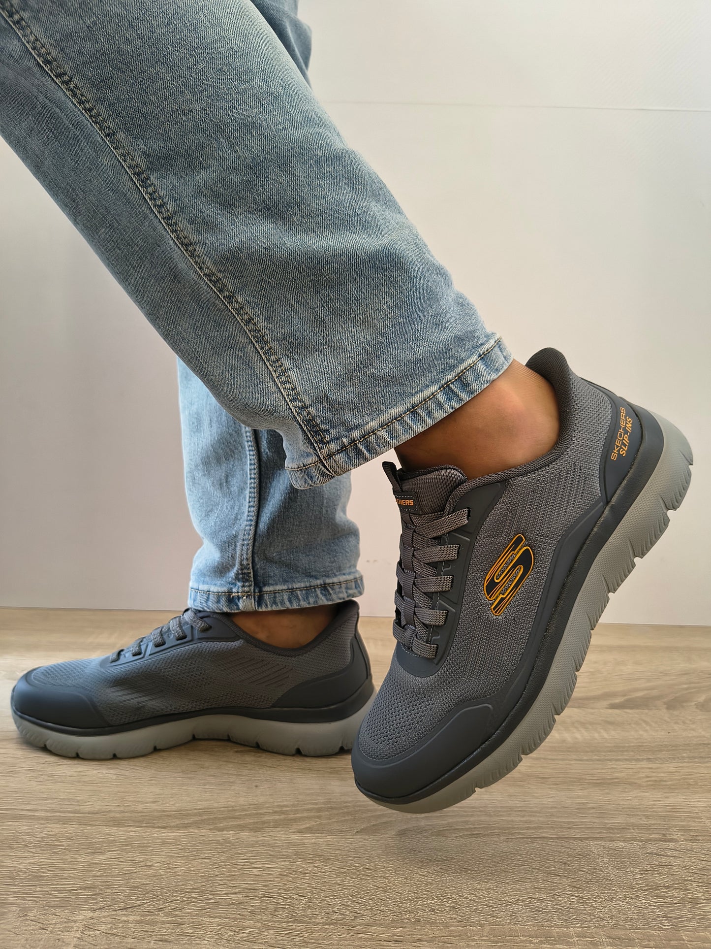 Pantofi Sport Bărbați Skechers 233047 Ccor Gri - Textil