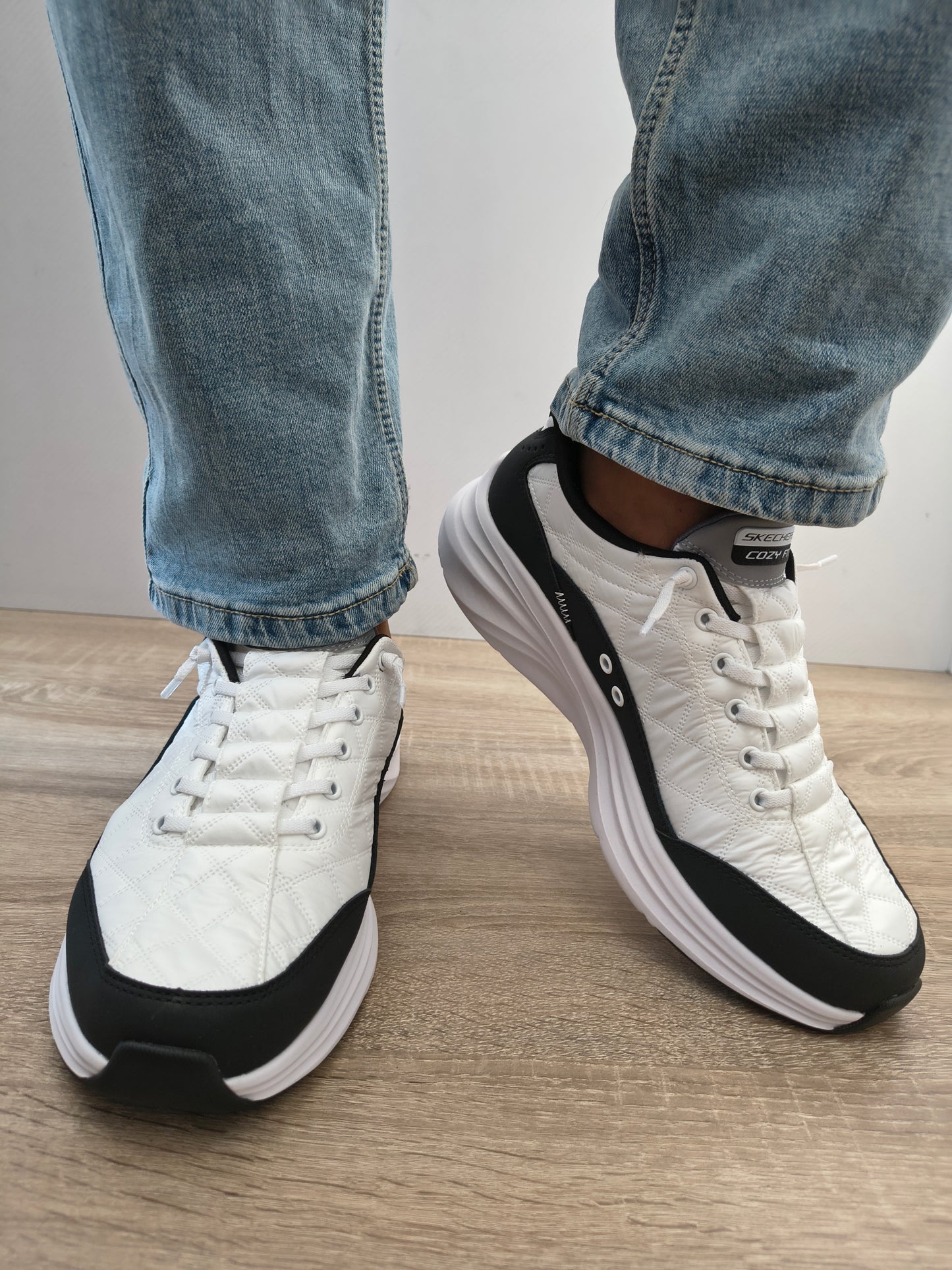 PANTOFI CASUAL BARBATI SKECHERS 232619 WBK ALB + NEGRU