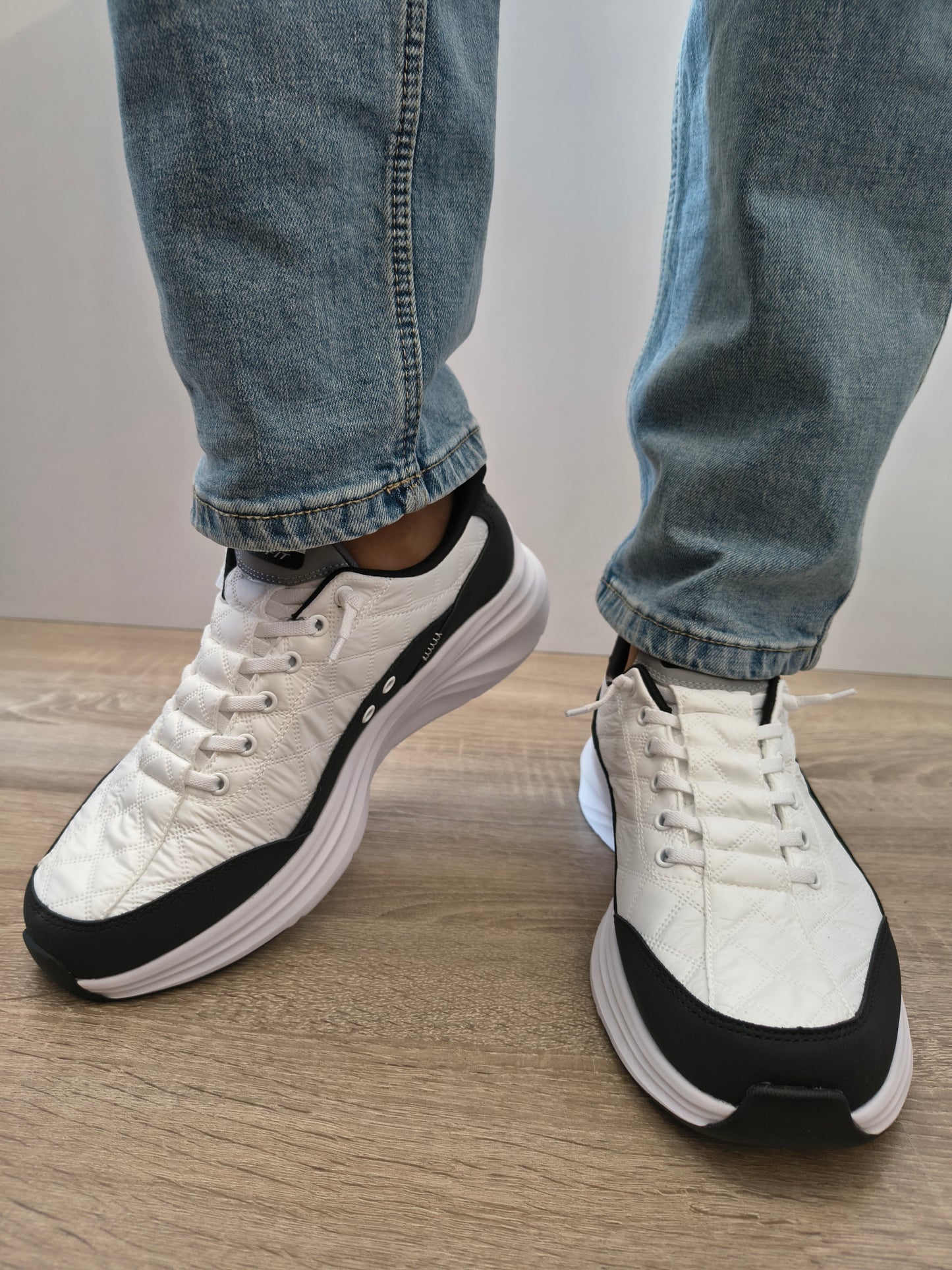 PANTOFI CASUAL BARBATI SKECHERS 232619 WBK ALB + NEGRU