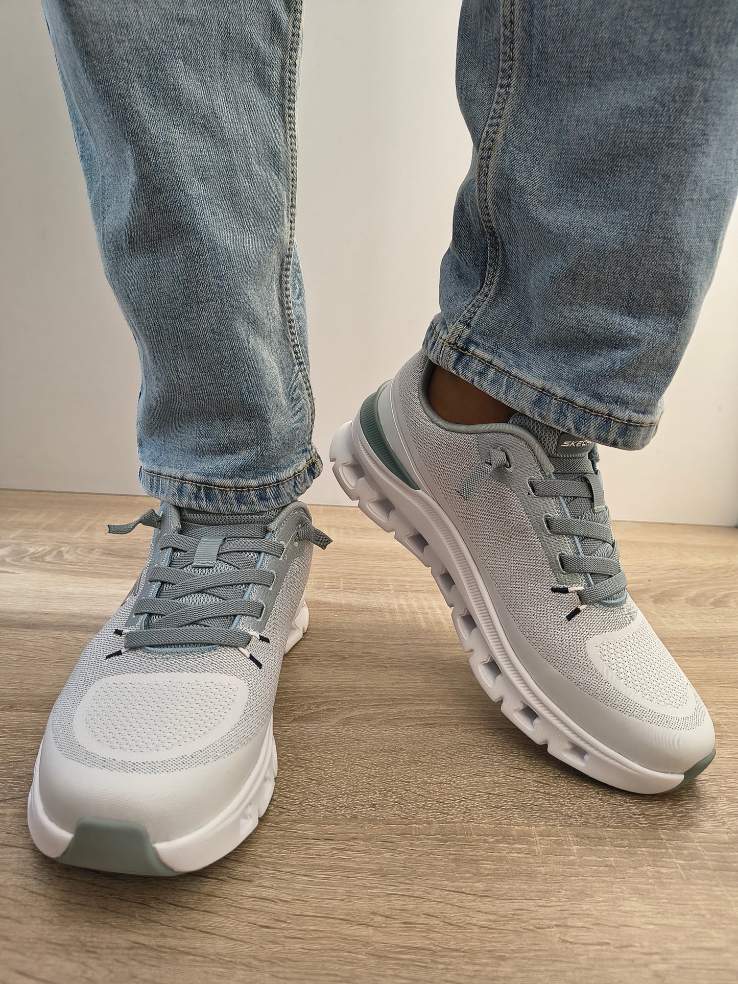 Pantofi Sport Bărbați Skechers 233132 Wlb Alb/gri - Textil