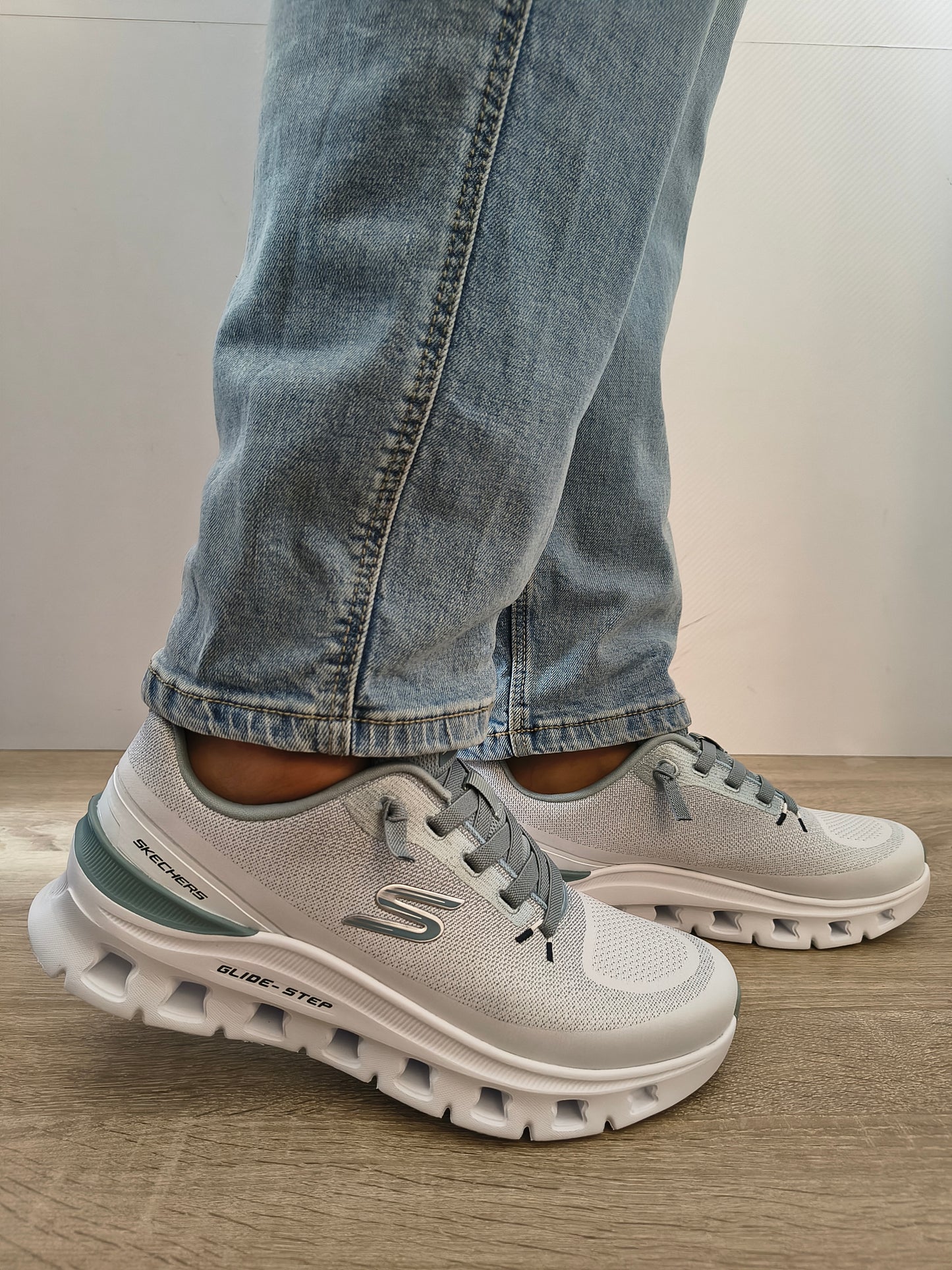 Pantofi Sport Bărbați Skechers 233132 Wlb Alb/gri - Textil