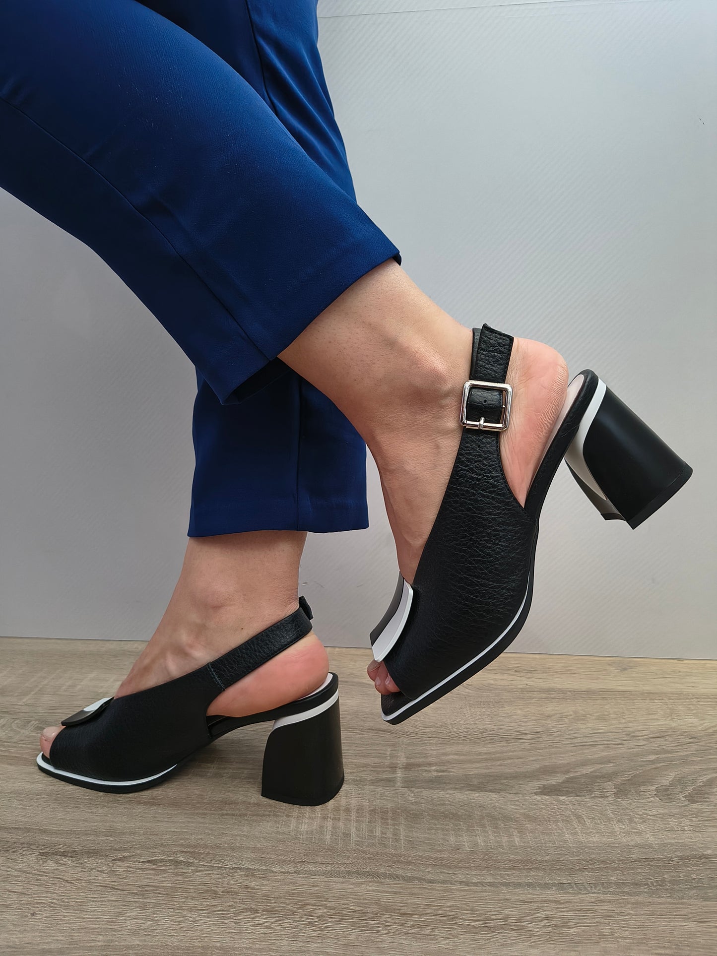 Sandale Elegante Damă Karisma 80004B 01-N Negru - Piele Naturală
