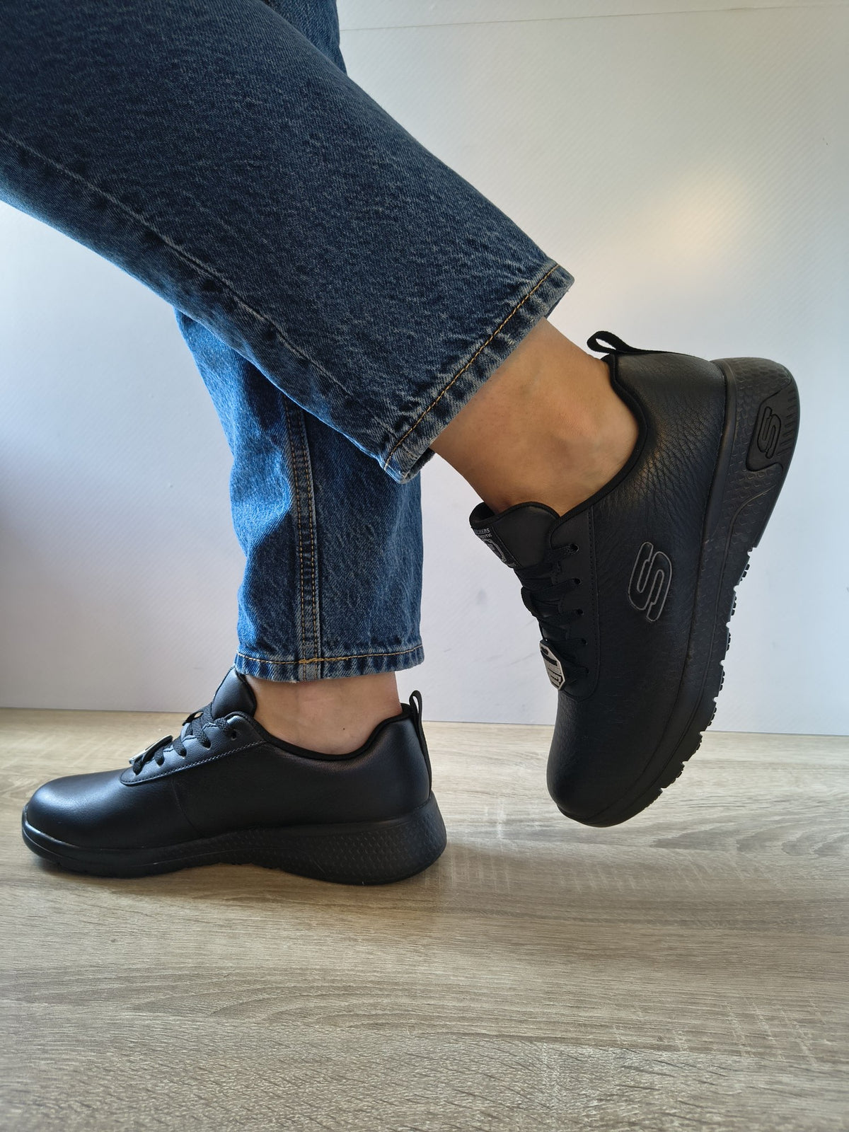 PANTOFI SPORT DAMĂ SKECHERS 108010EC BLK NEGRI