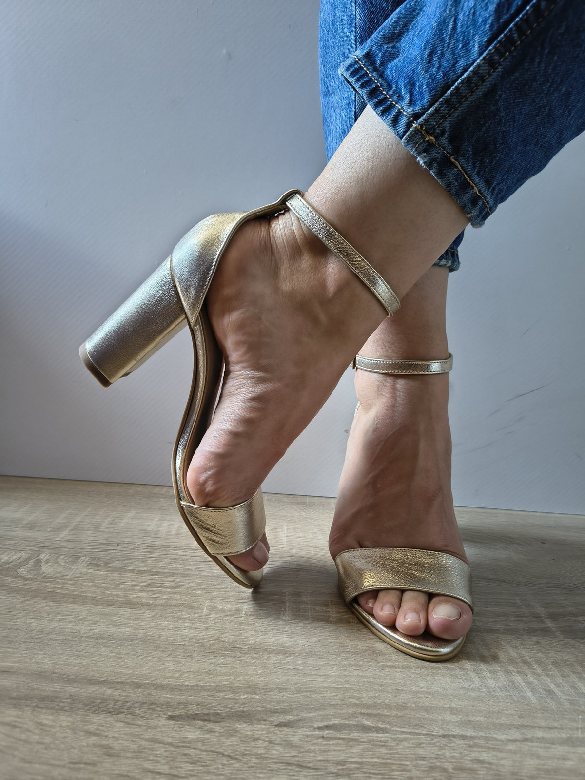 SANDALE DAMĂ BRATEX 106 AURII