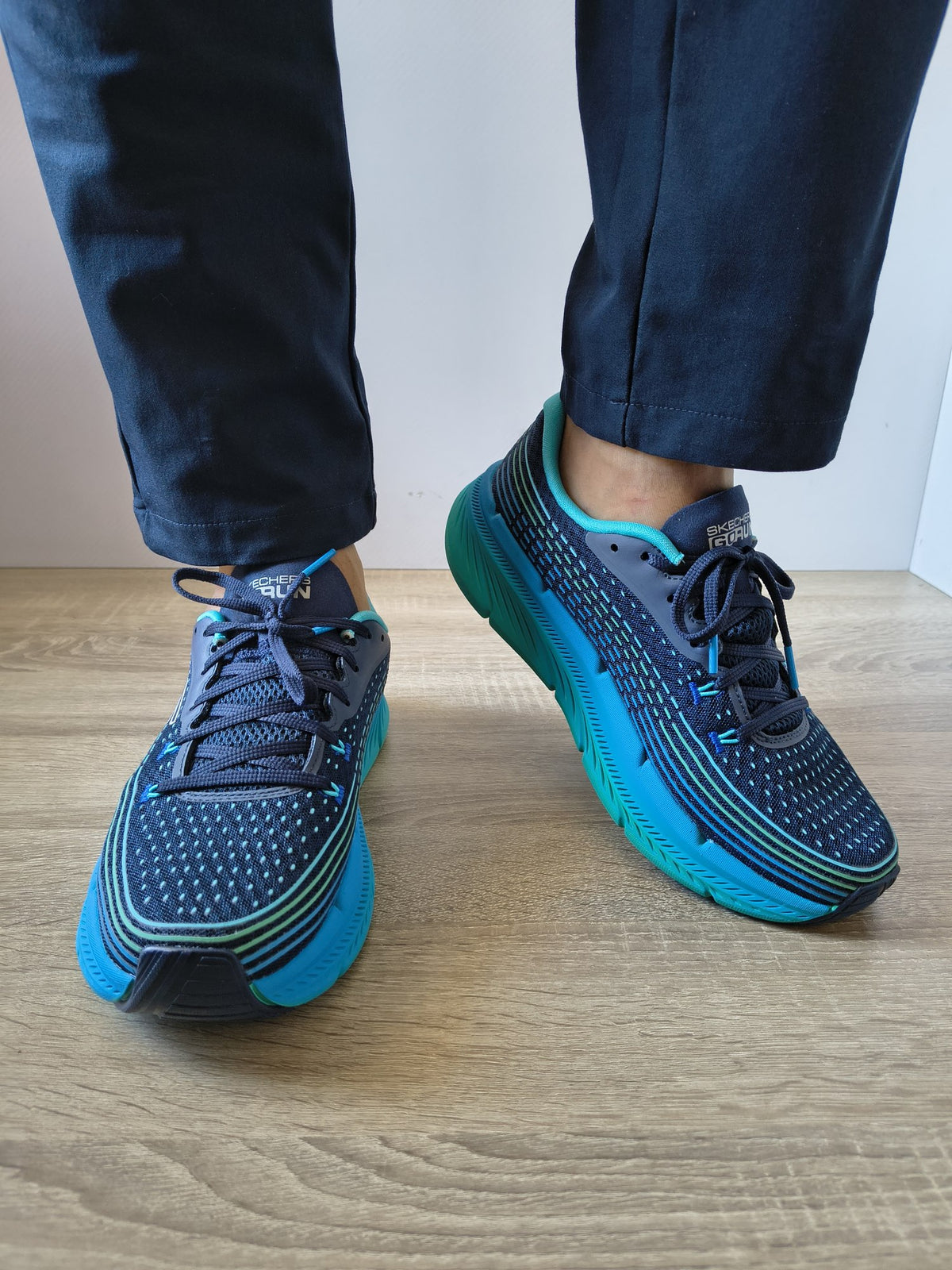 PANTOFI SPORT BĂRBAȚI SKECHERS 220835 NVBL BLEUMARIN