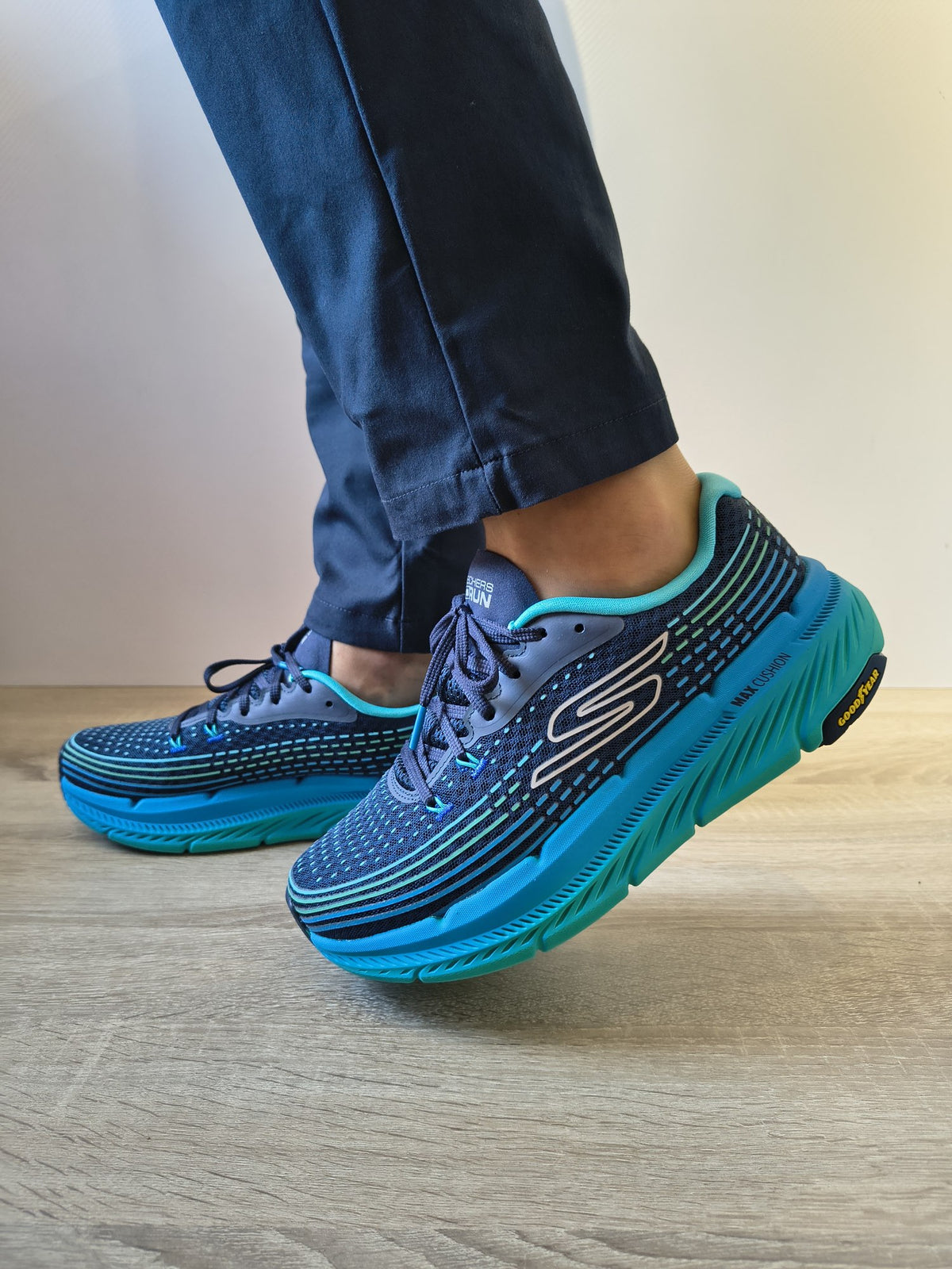 PANTOFI SPORT BĂRBAȚI SKECHERS 220835 NVBL BLEUMARIN