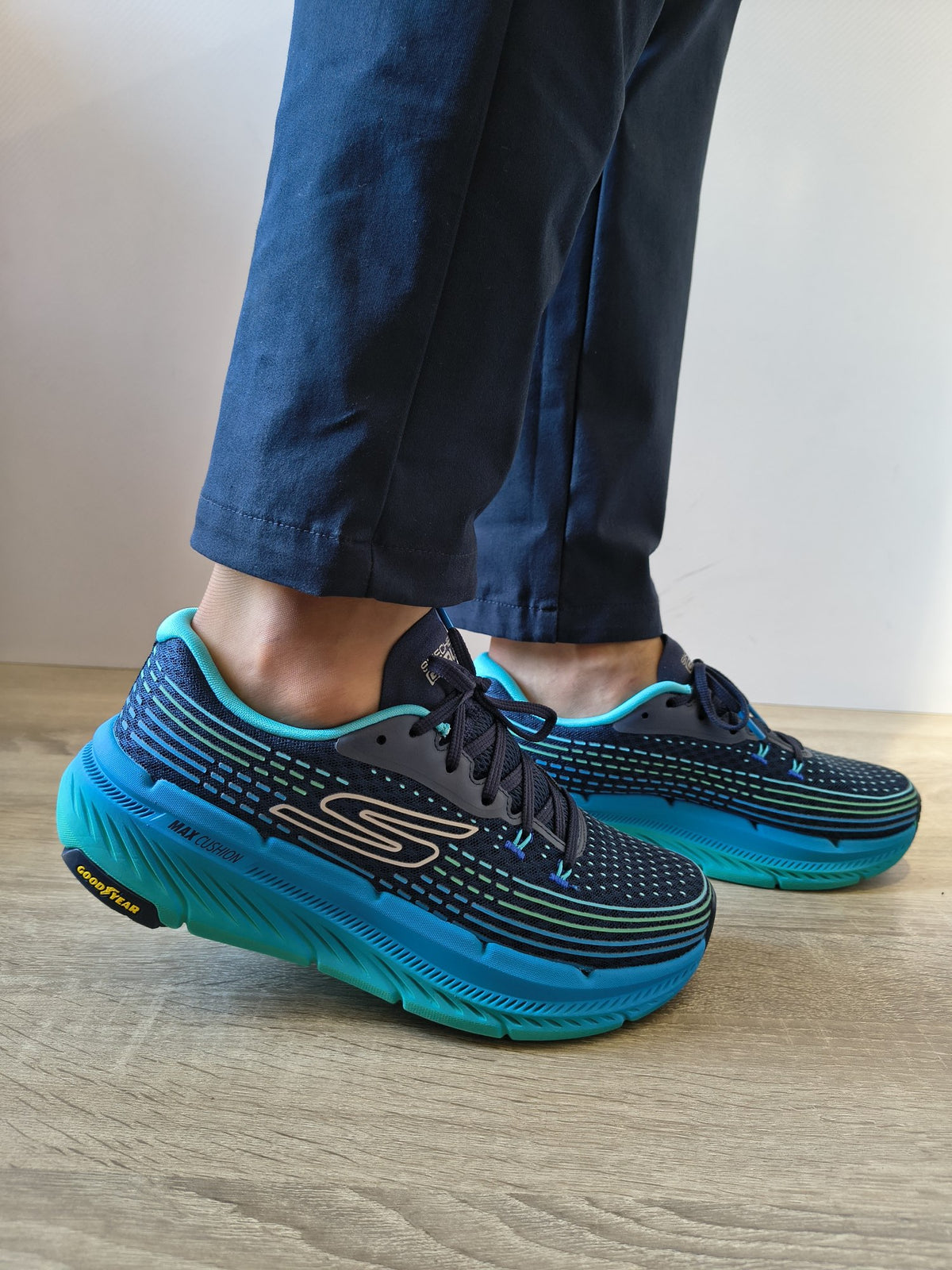 PANTOFI SPORT BĂRBAȚI SKECHERS 220835 NVBL BLEUMARIN