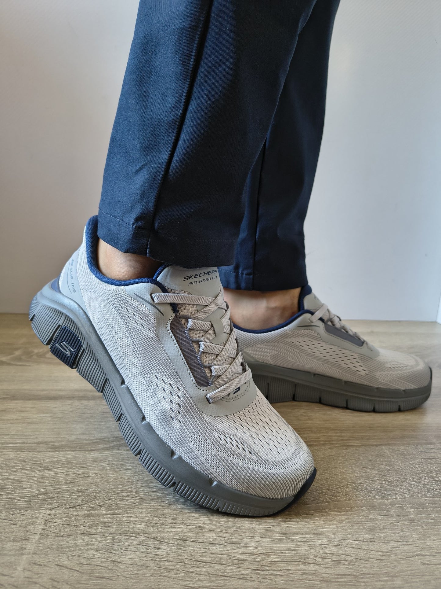 PANTOFI SPORT BĂRBAȚI SKECHERS 233218 GYNV GRI DESCHIS