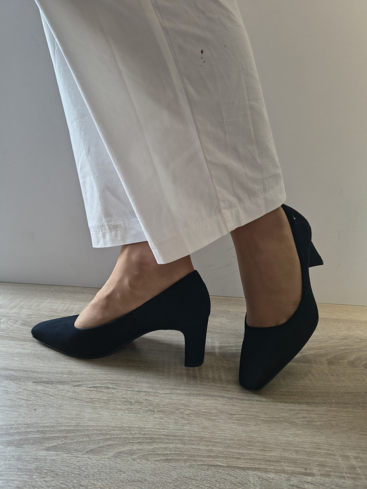PANTOFI ELEGANȚI DAMĂ TAMARIS 22455-47 001 NEGRI VELUR