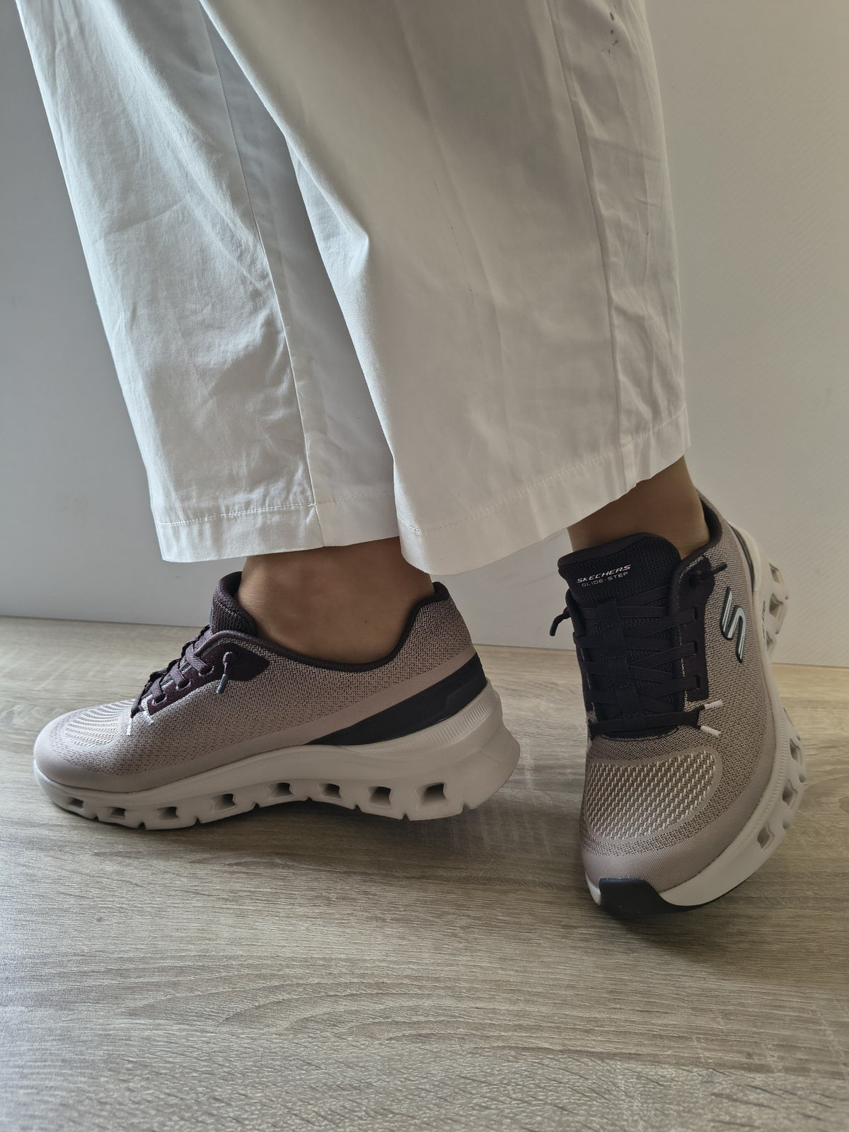 PANTOFI SPORT DAMĂ SKECHERS 150437 BRN BEJ/MARO