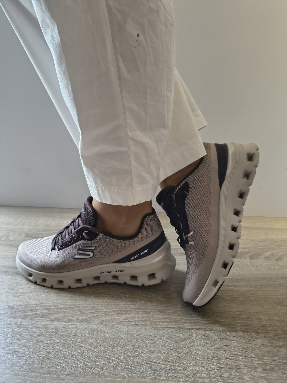 PANTOFI SPORT DAMĂ SKECHERS 150437 BRN BEJ/MARO