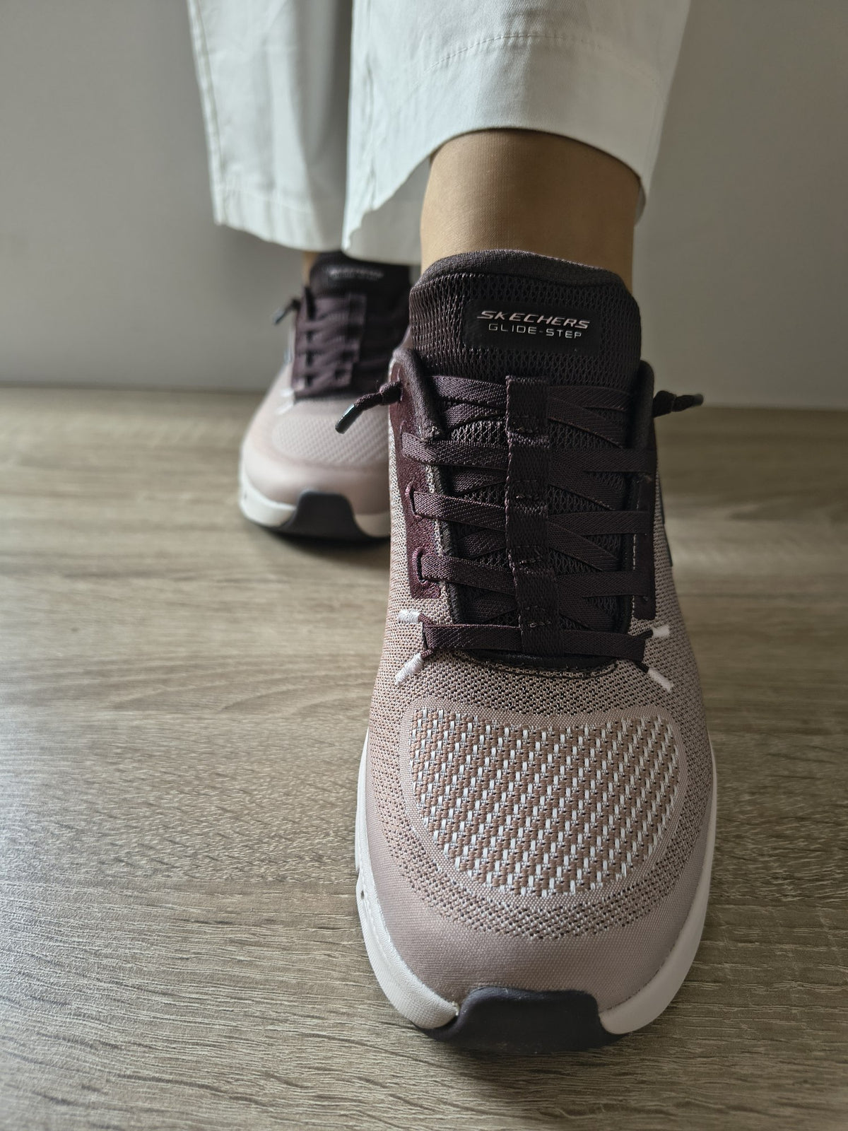 PANTOFI SPORT DAMĂ SKECHERS 150437 BRN BEJ/MARO