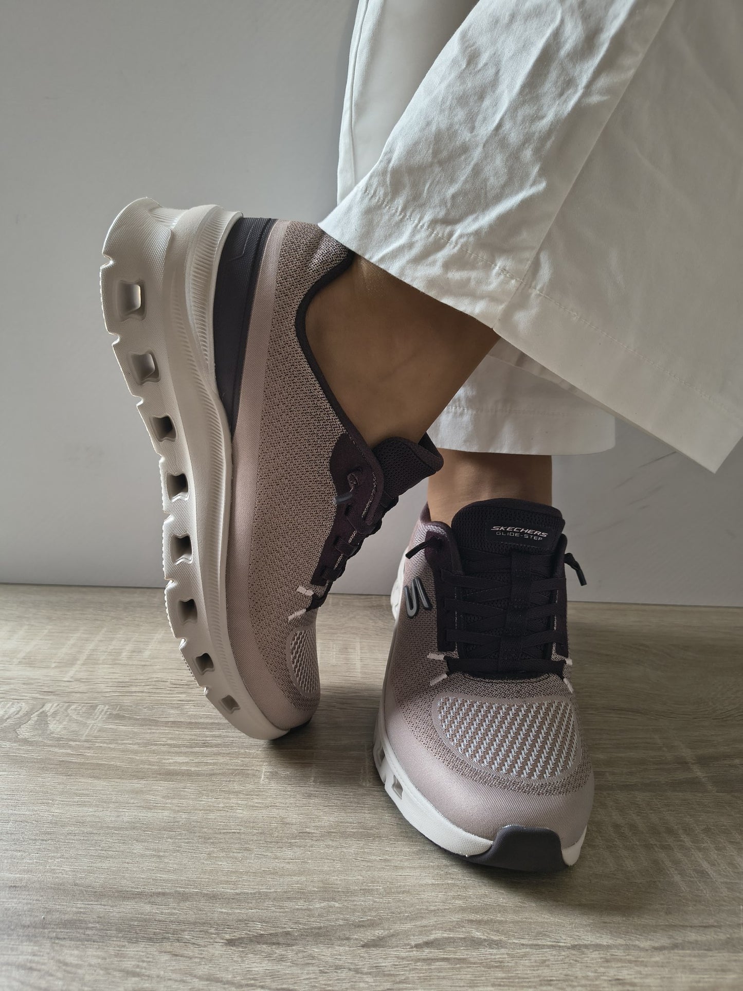 PANTOFI SPORT DAMĂ SKECHERS 150437 BRN BEJ/MARO