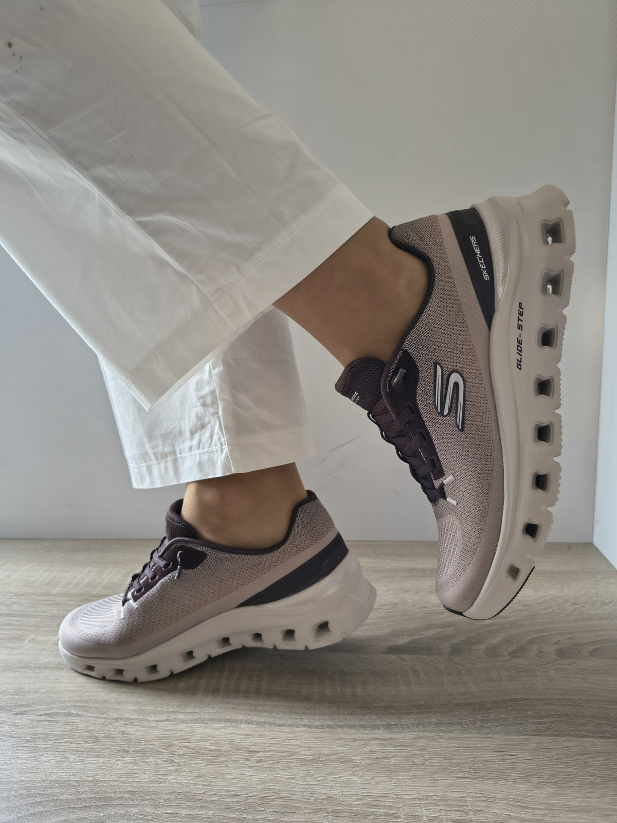 PANTOFI SPORT DAMĂ SKECHERS 150437 BRN BEJ/MARO