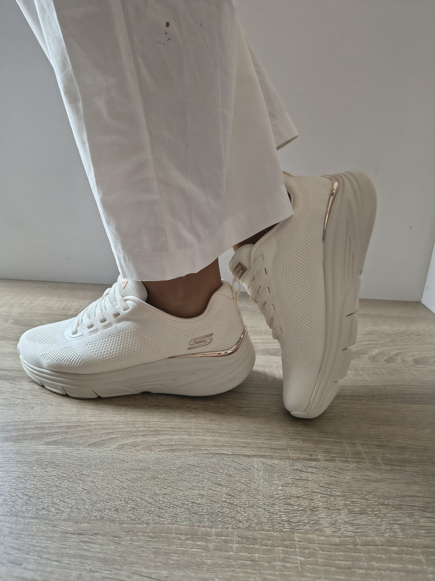 PANTOFI SPORT DAMĂ SKECHERS 117720 OFWT CREM