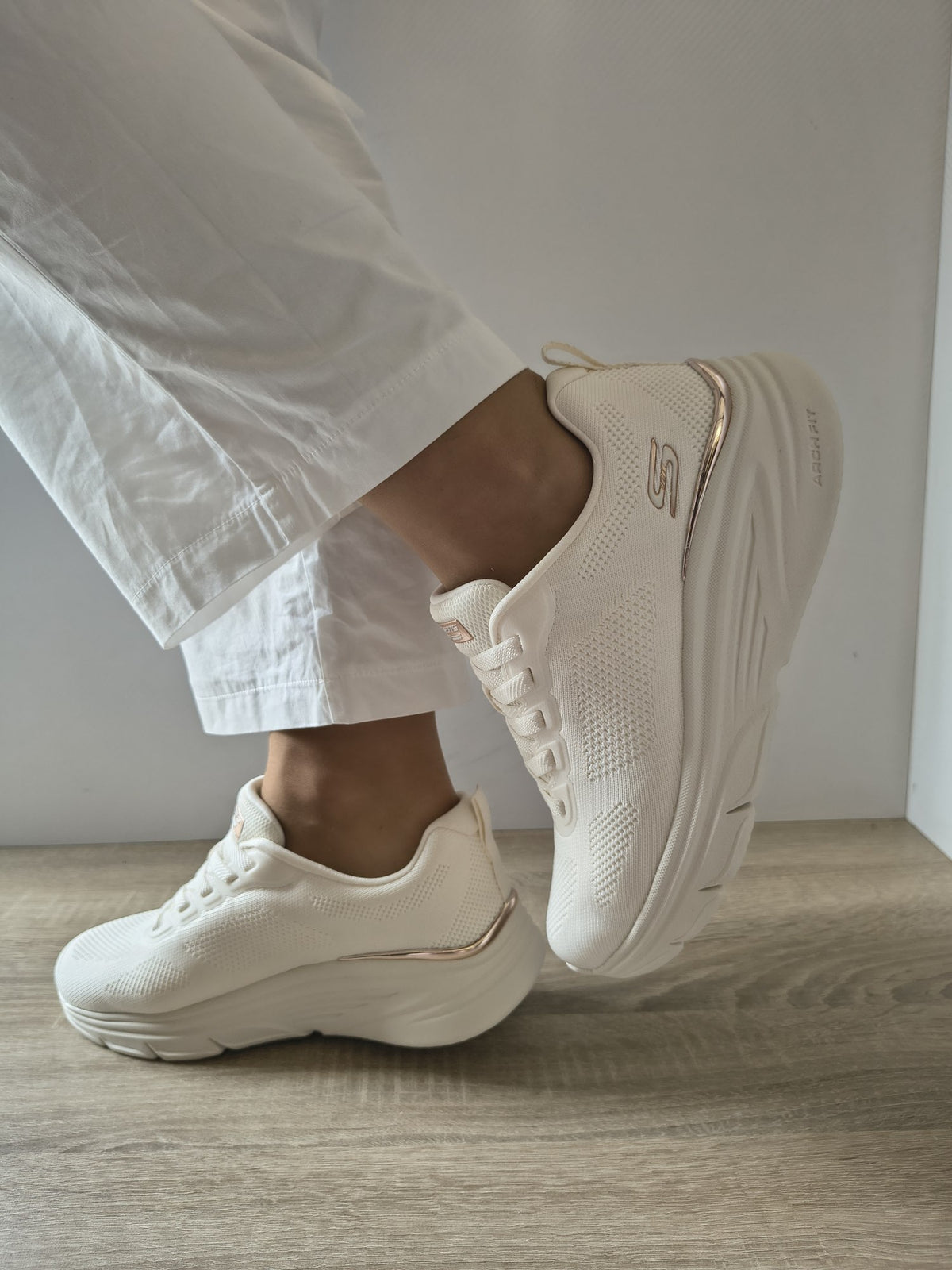 PANTOFI SPORT DAMĂ SKECHERS 117720 OFWT CREM