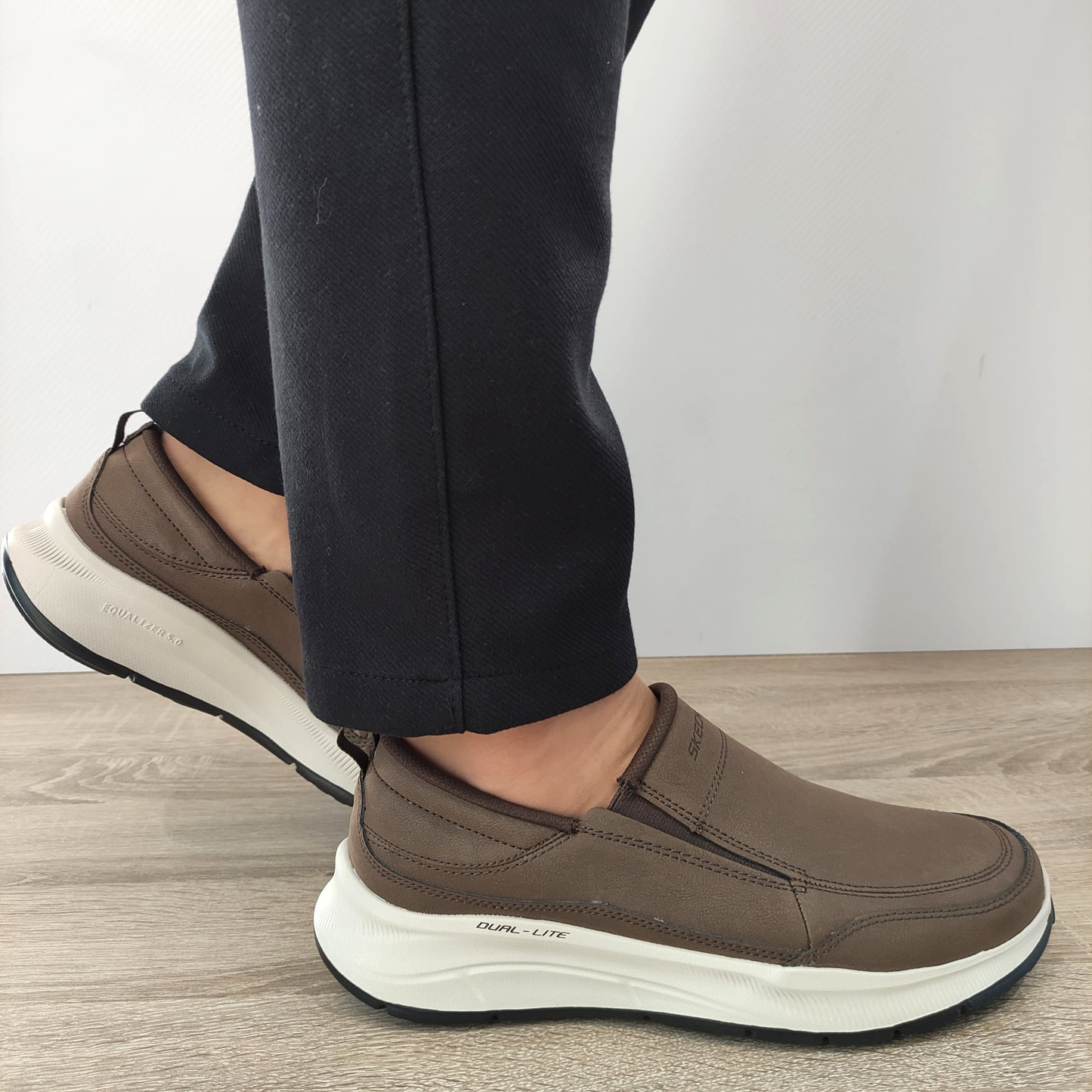 PANTOFI CASUAL BARBATI SKECHERS 232517 CHOC - imagine 3