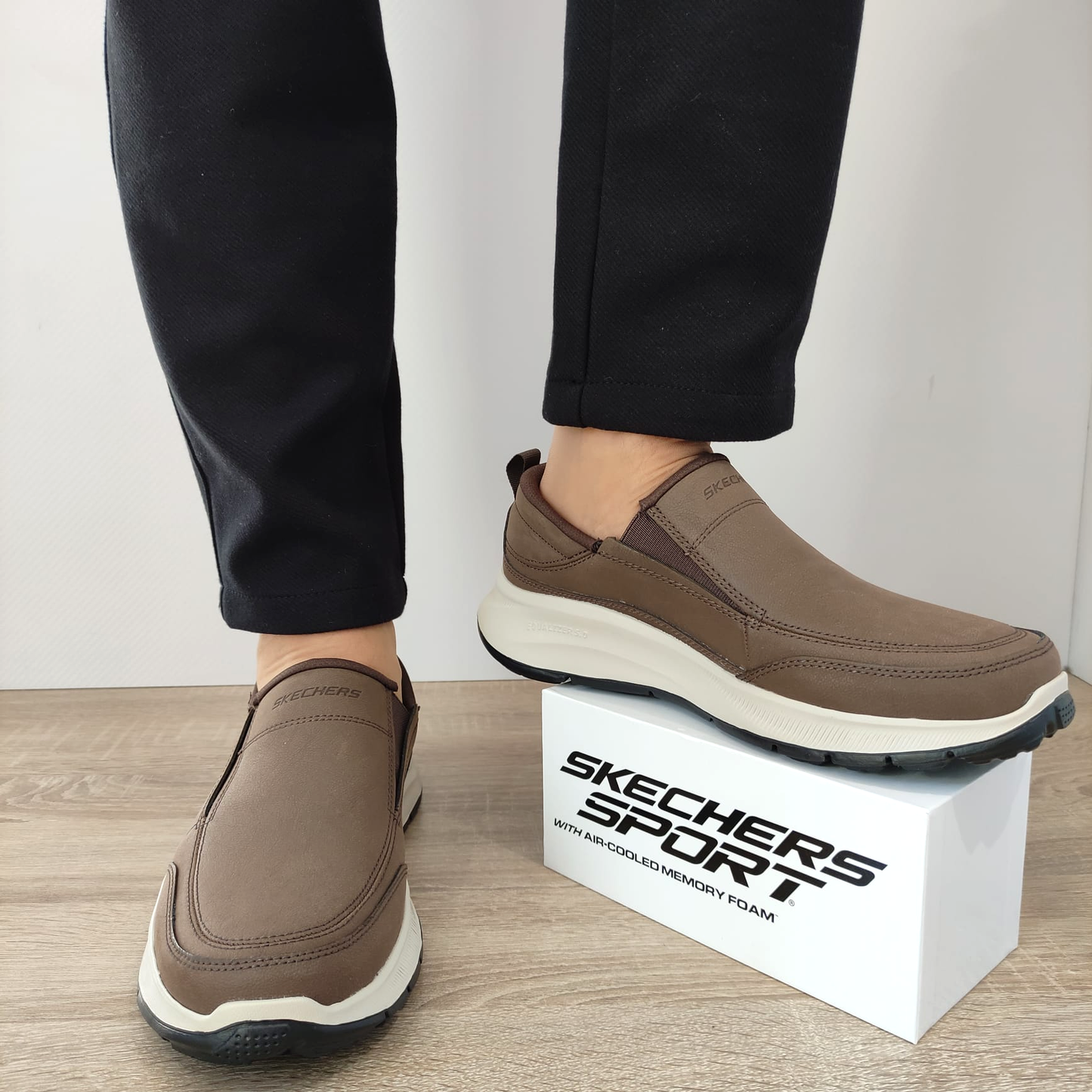 PANTOFI CASUAL BARBATI SKECHERS 232517 CHOC - imagine 4
