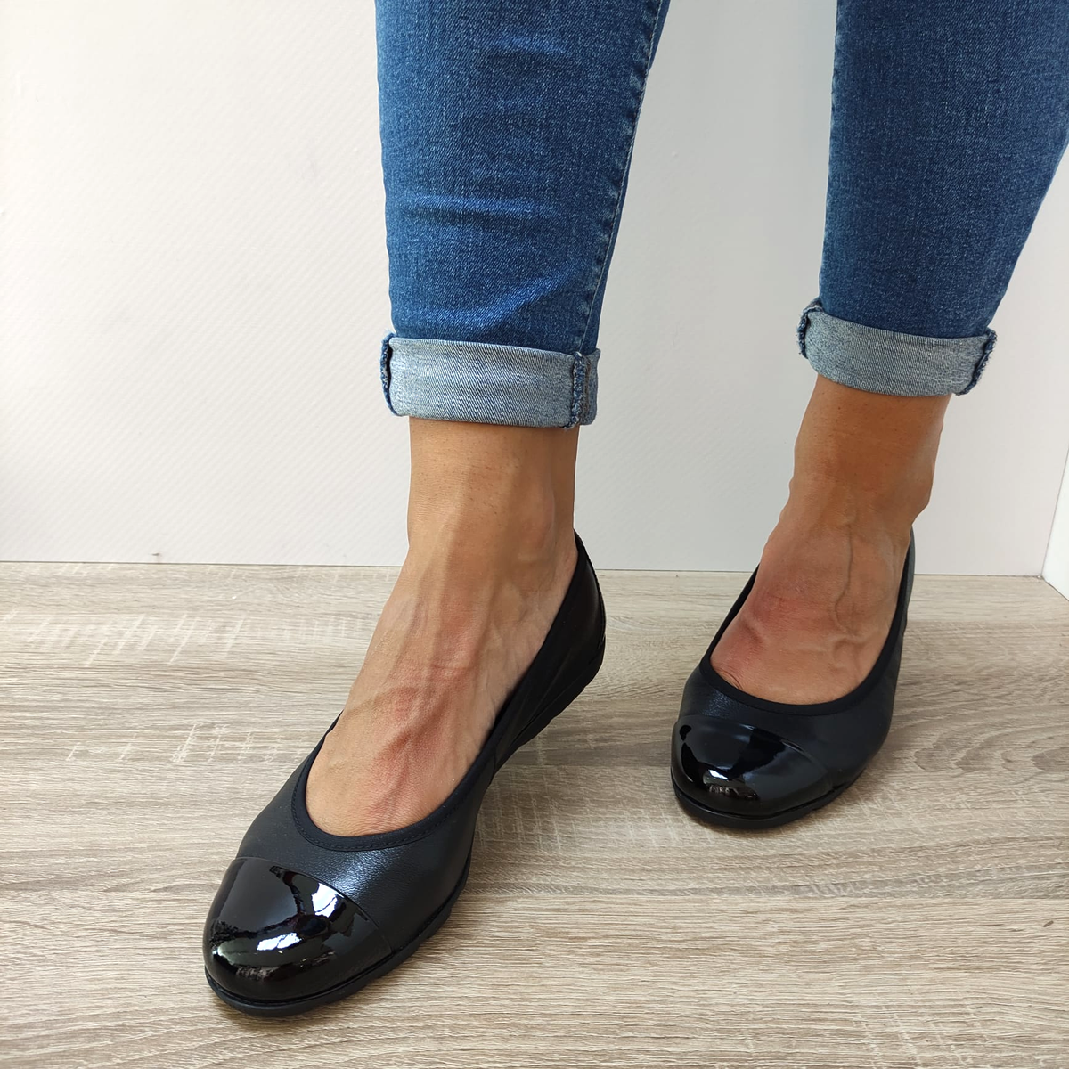 PANTOFI CASUAL DAMA CAPRICE 22152-41 NEGRI + LAC - imagine 5