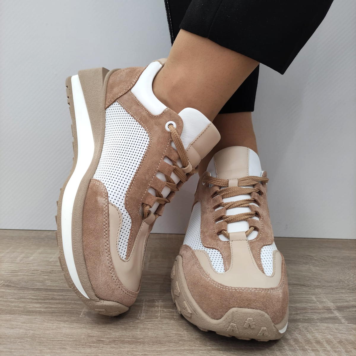 PANTOFI CASUAL DAMA DOGATI 70832 G1176-01157 ALBI + CAMEL VELUR - imagine 4