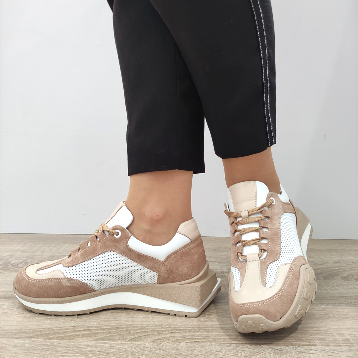 PANTOFI CASUAL DAMA DOGATI 70832 G1176-01157 ALBI + CAMEL VELUR - imagine 2