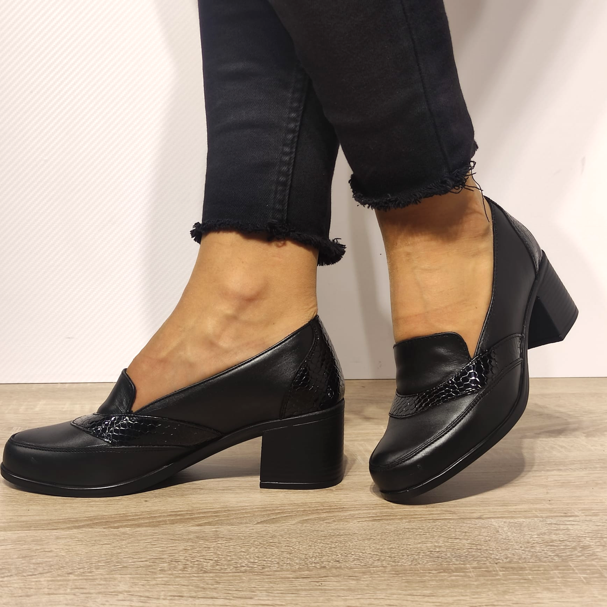 PANTOFI CASUAL DAMA NICOLIS 125394 NEGRI + CROCO - imagine 2