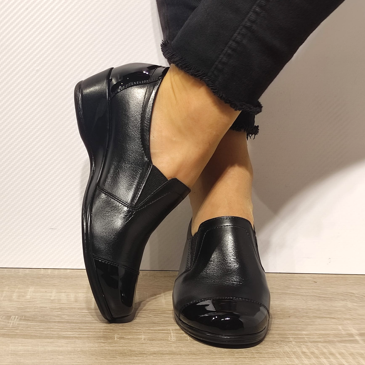 PANTOFI CASUAL DAMA NICOLIS 13953 NEGRI + LAC - imagine 5