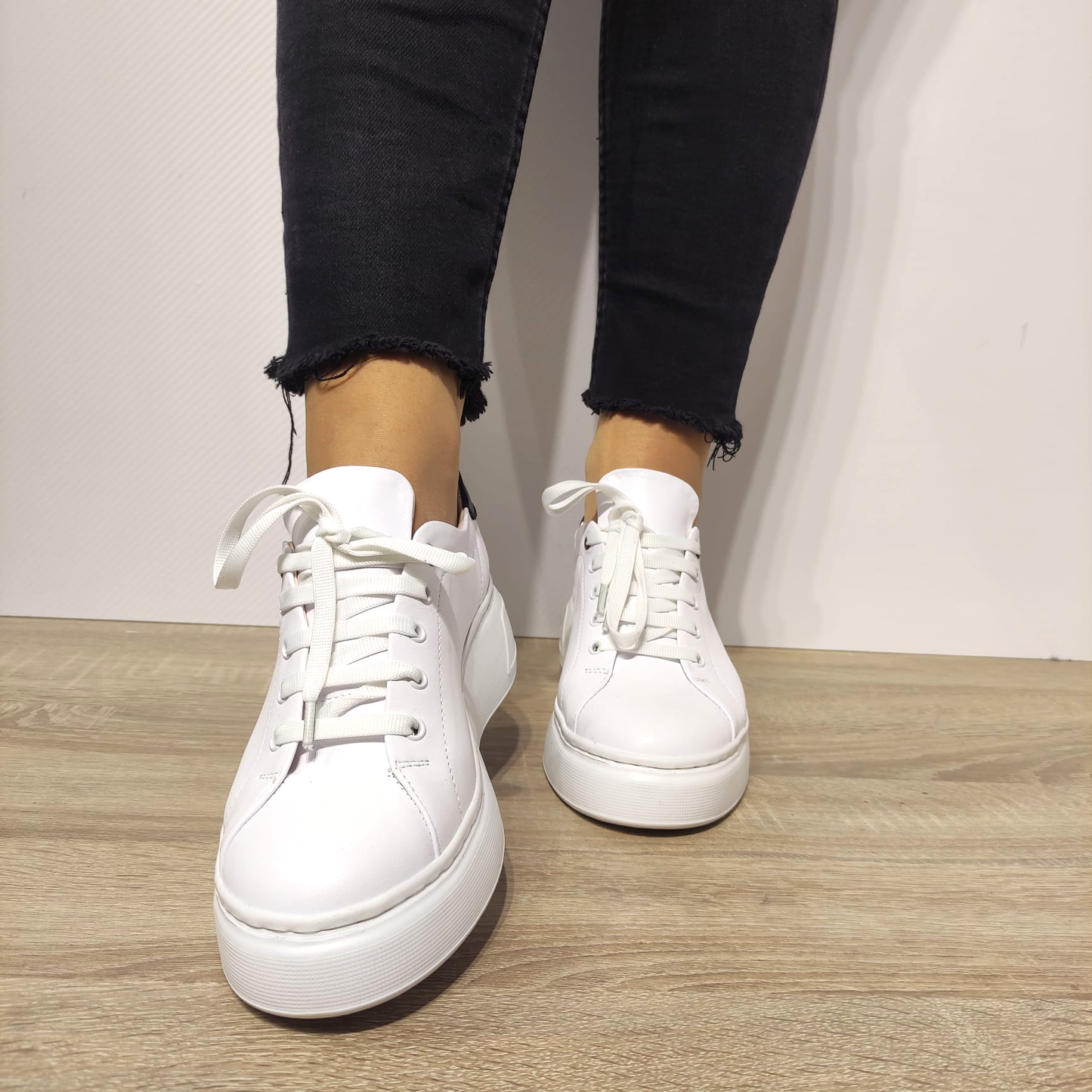 PANTOFI CASUAL DAMA PERLLA 3164-4 ALBI + NEGRU